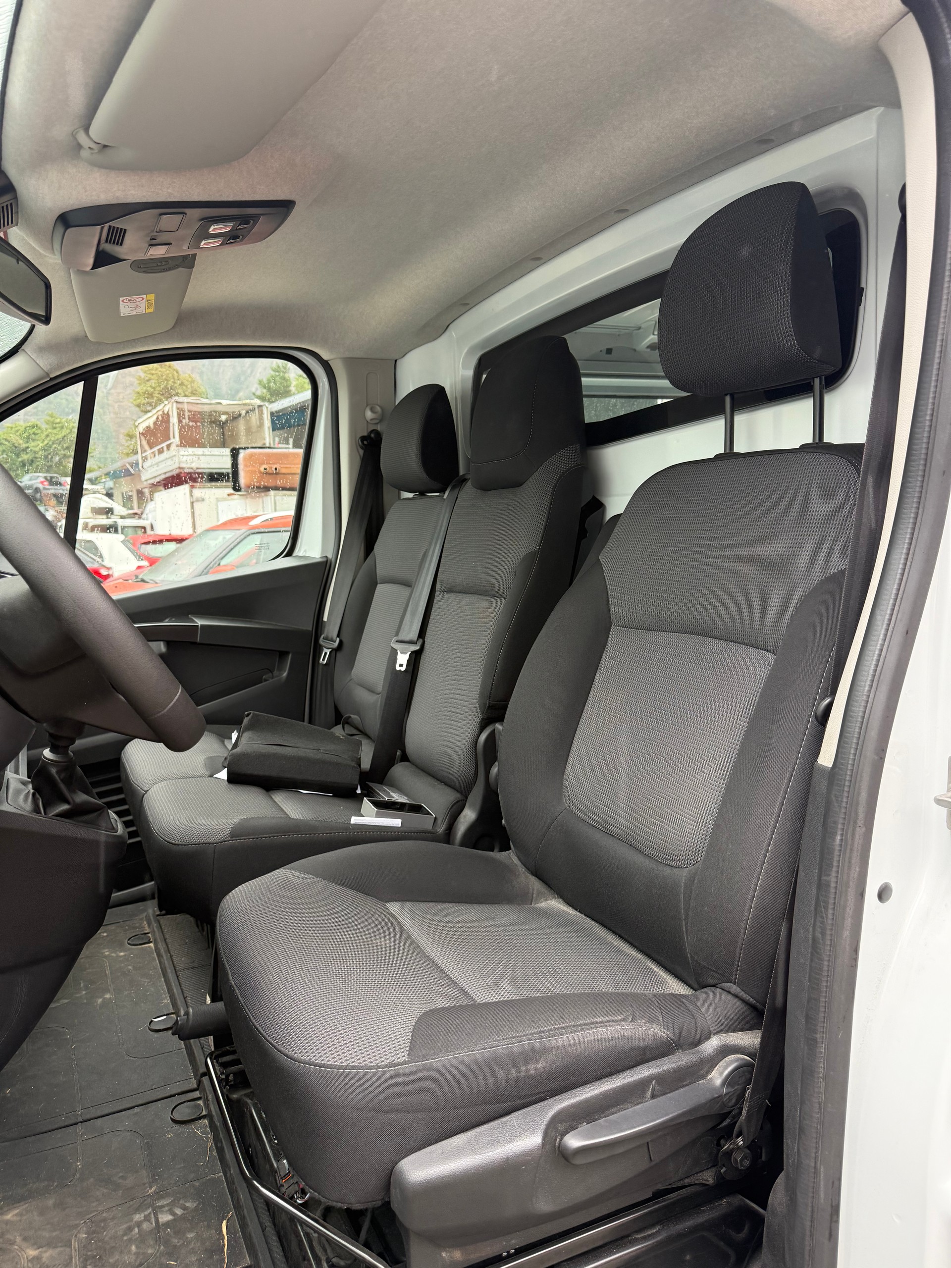 RENAULT Trafic 2.0 Blue dCi 130 Start L1H1-image-12