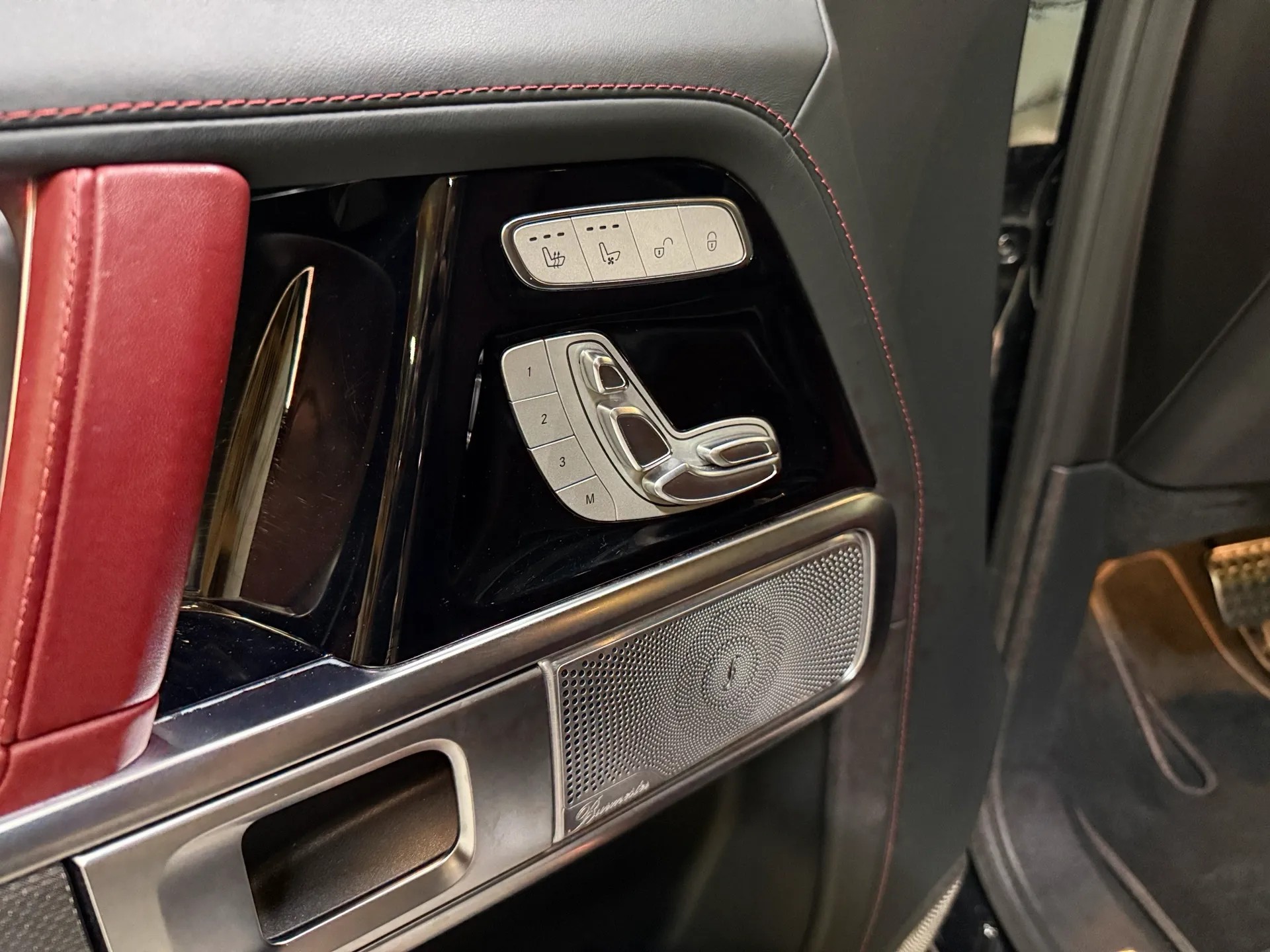 MERCEDES-BENZ G 350 d AMG Line 9G-Tronic G-Manufaktur-image-17