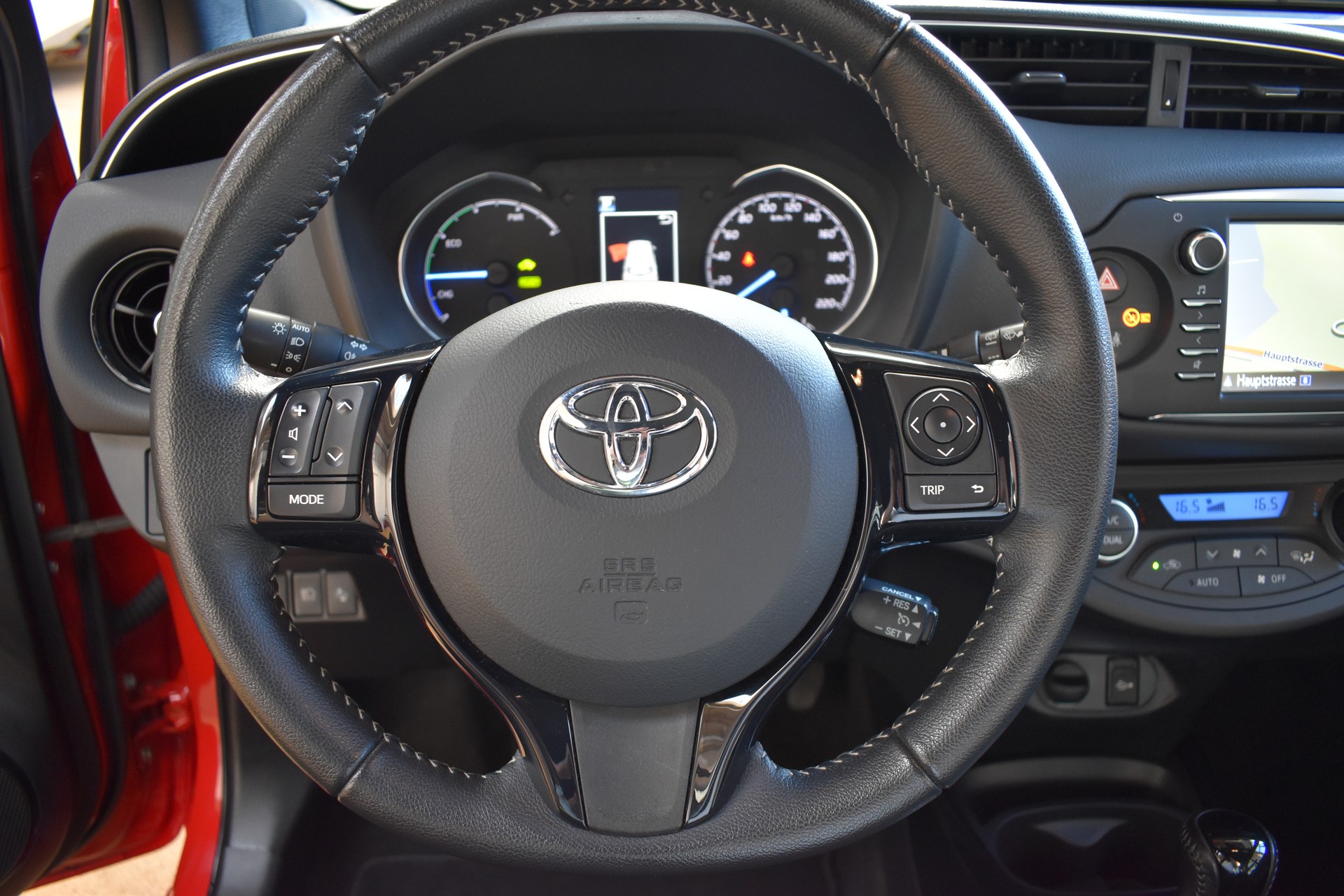 TOYOTA Yaris 1.5 VVT-i Hybrid Comfort e-CVT-image-19