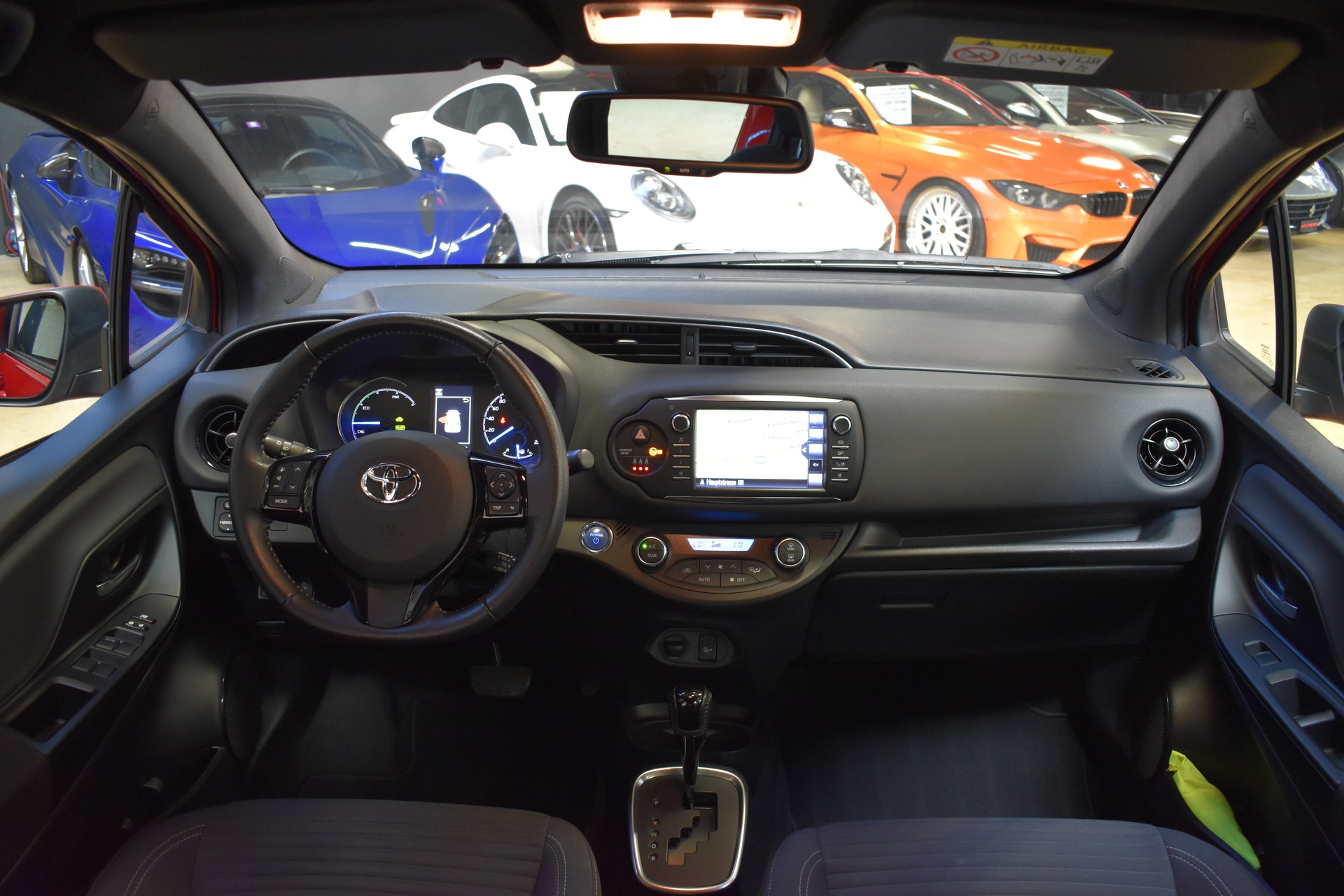 TOYOTA Yaris 1.5 VVT-i Hybrid Comfort e-CVT-image-9