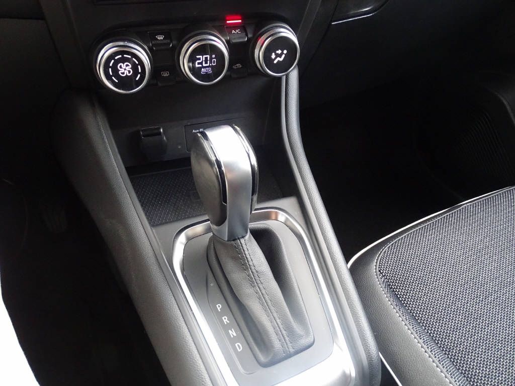RENAULT Captur 1.3 TCe 155 Intens EDC-image-12