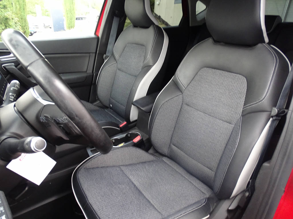 RENAULT Captur 1.3 TCe 155 Intens EDC-image-4