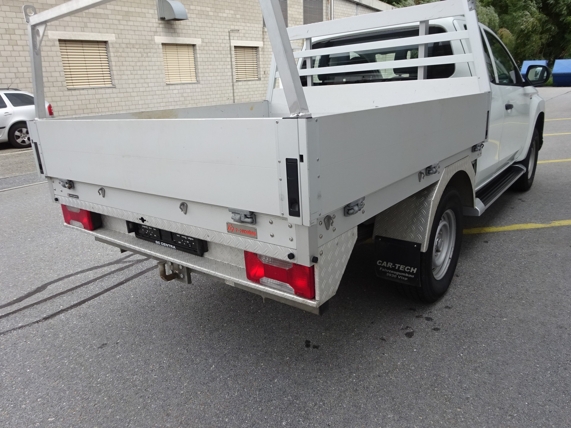 MITSUBISHI L 200 2.2 Style Club Cab Alubrücke-image-24