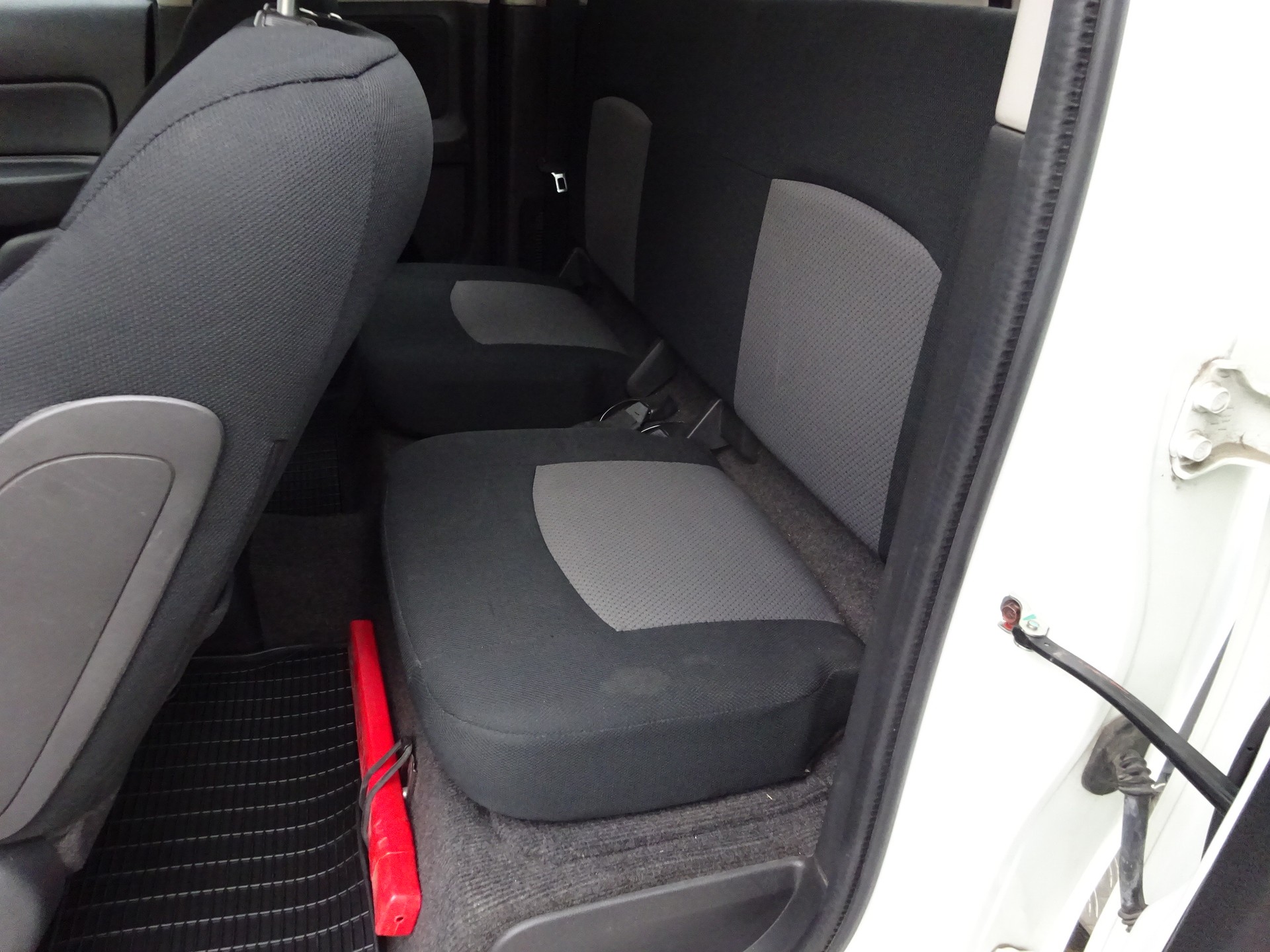 MITSUBISHI L 200 2.2 Style Club Cab Alubrücke-image-13