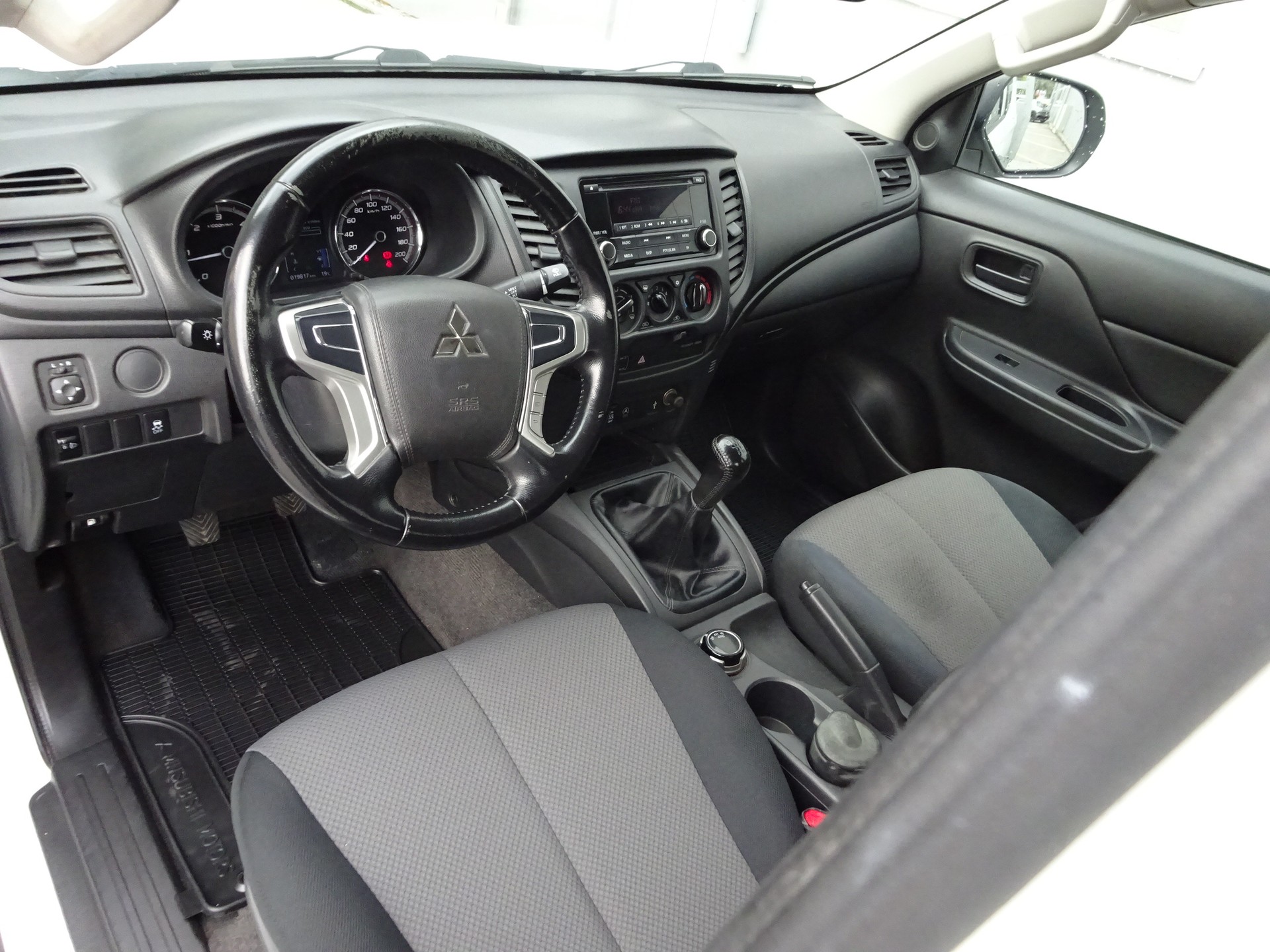 MITSUBISHI L 200 2.2 Style Club Cab Alubrücke-image-16
