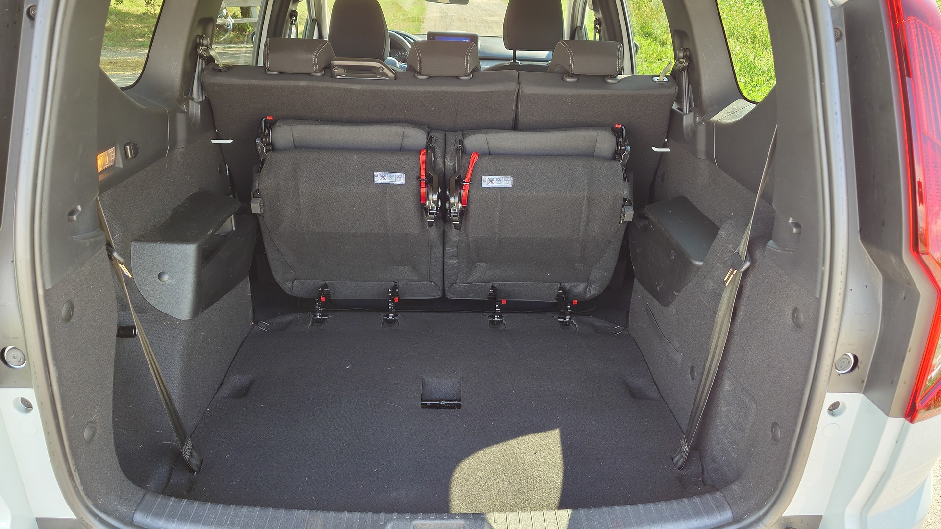 DACIA Jogger TCe 110 Comfort-image-5