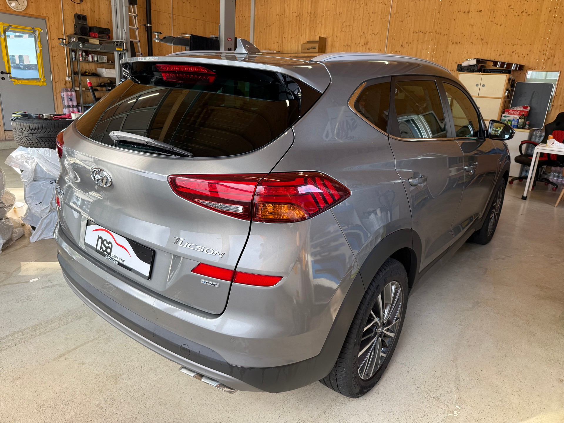 HYUNDAI Tucson 1.6 TGDI Amplia 4WD DCT-image-3