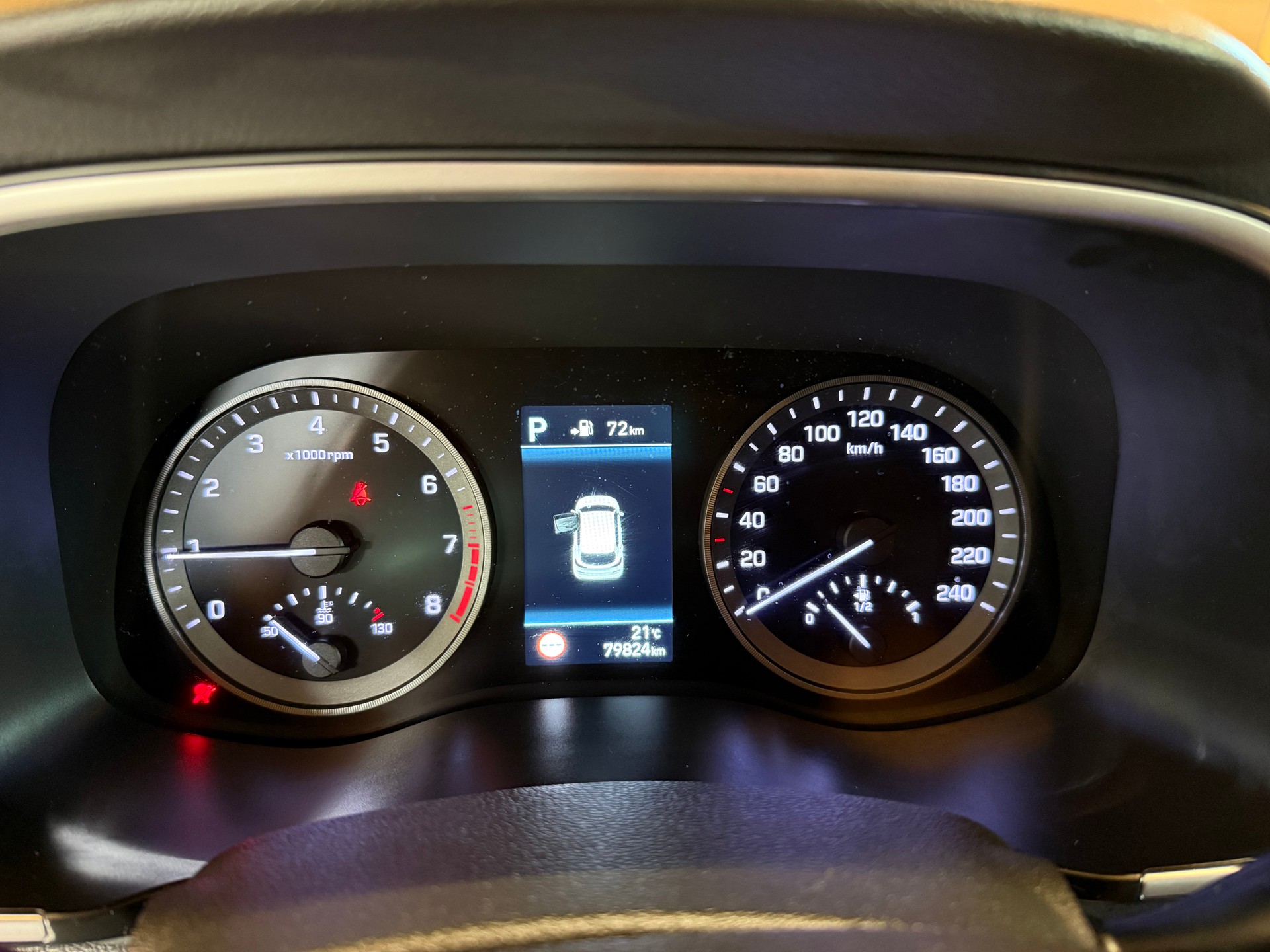 HYUNDAI Tucson 1.6 TGDI Amplia 4WD DCT-image-10