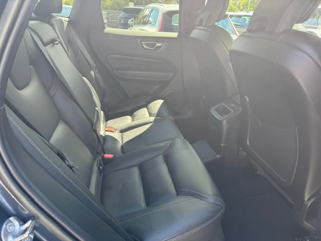 VOLVO XC60 2.0 T8 TE Plus Dark eAWD-image-12