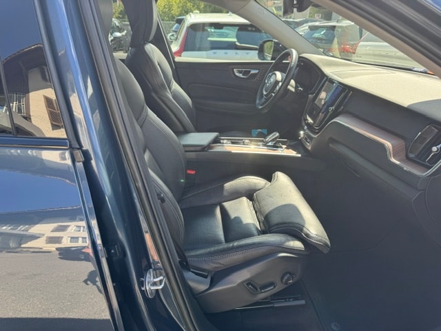 VOLVO XC60 2.0 T8 TE Plus Dark eAWD-image-9