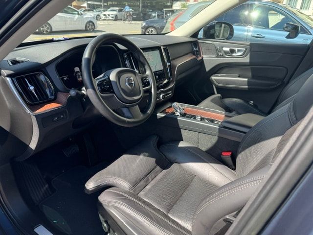 VOLVO XC60 2.0 T8 TE Plus Dark eAWD-image-10