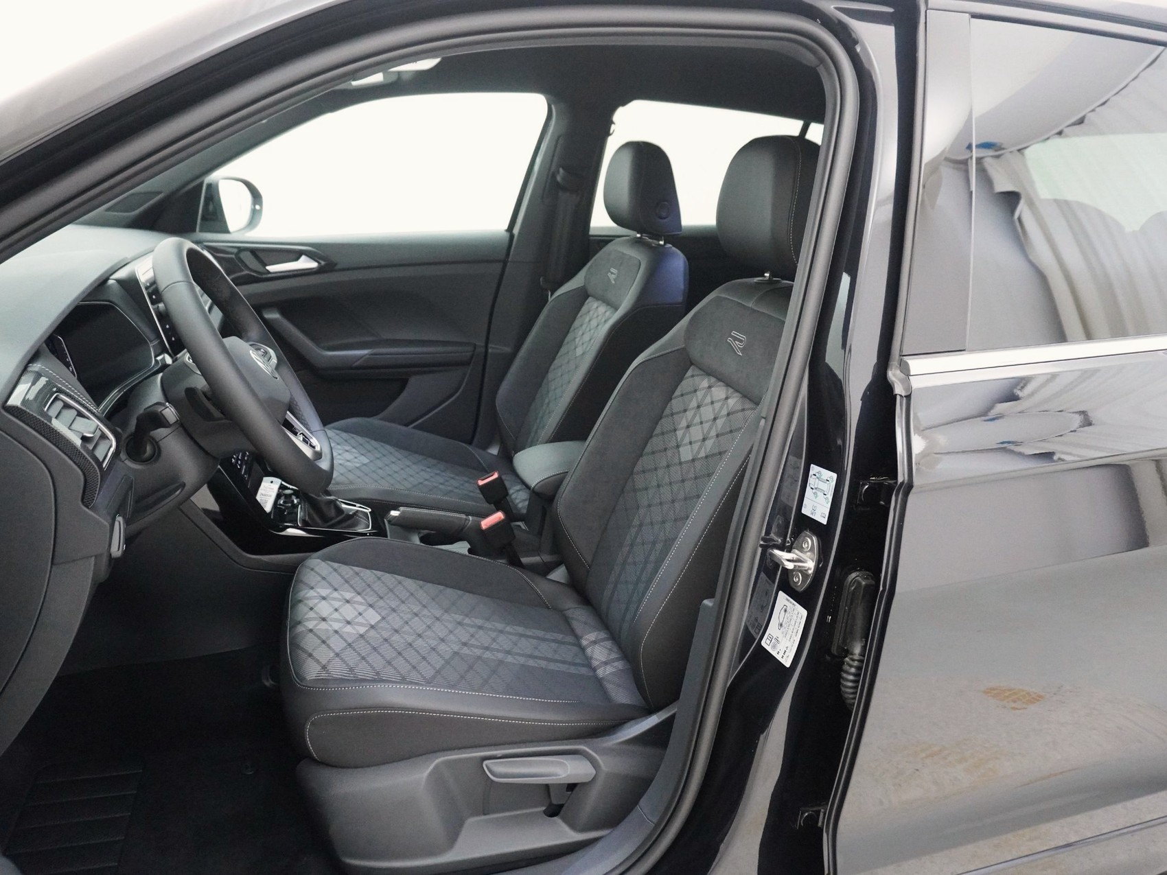 VW T-Cross 1.5 TSI R-Line DSG-image-11