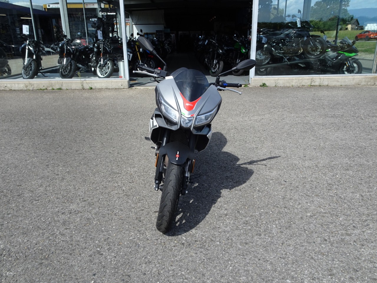 APRILIA Tuono 125-showroom-element-2