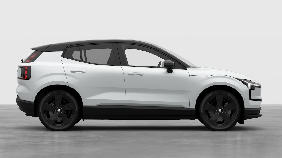 VOLVO EX30 E60 Twin Ultra Performance Sw. Black Ed. AWD-image-3