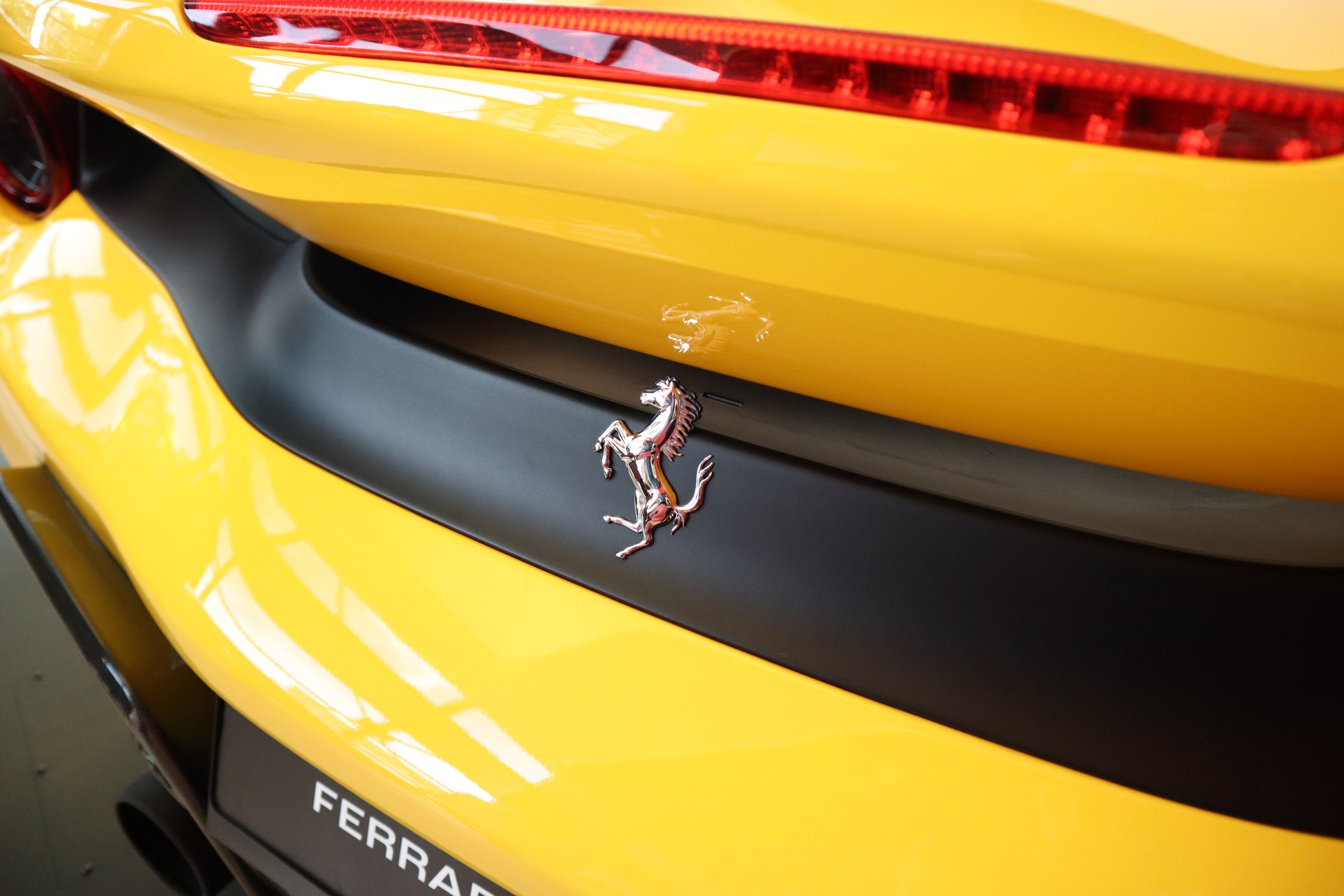 FERRARI 488 Pista Spider 3.9 V8-image-29