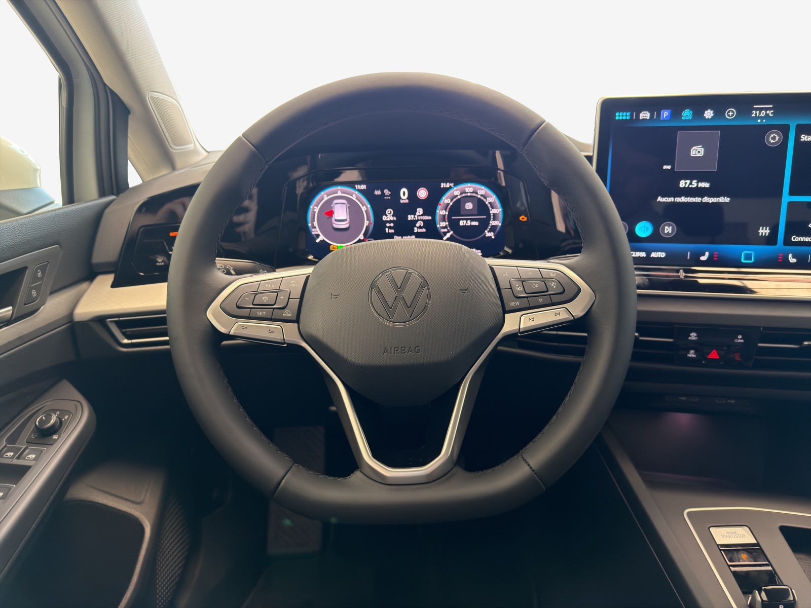 VW Golf 1.5 e TSI mHEV United DSG-image-9