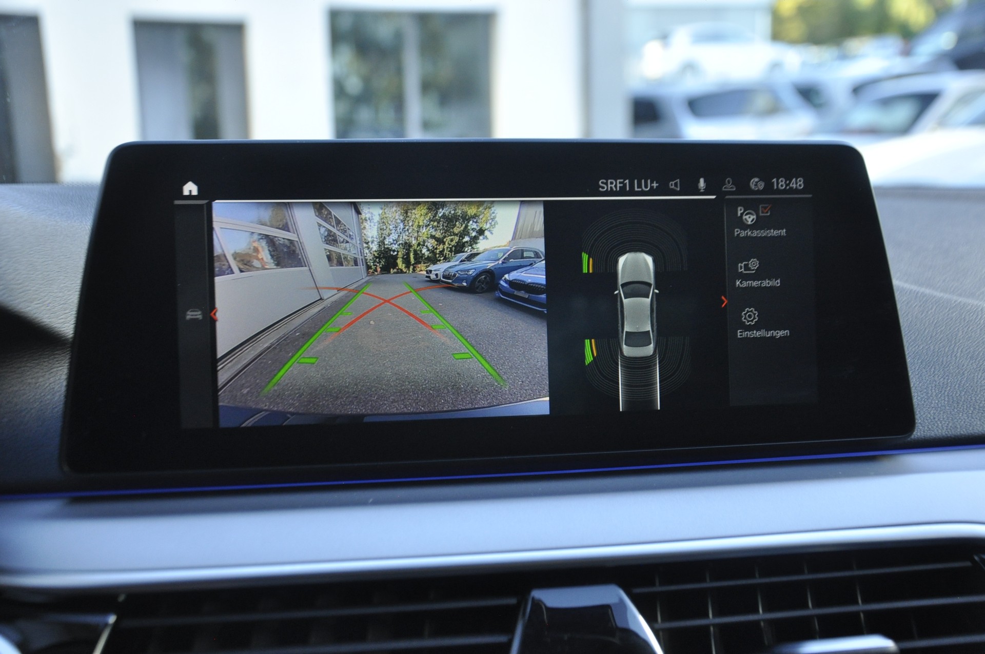 BMW 520d xDrive Essential Edition Steptronic-image-10