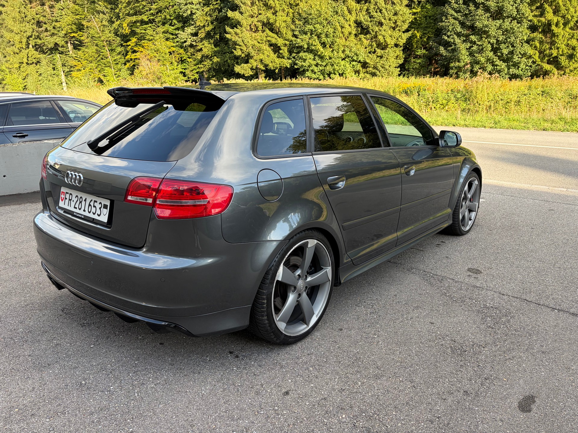 AUDI 2.5 T FSI quattro S-Tronic-image-2