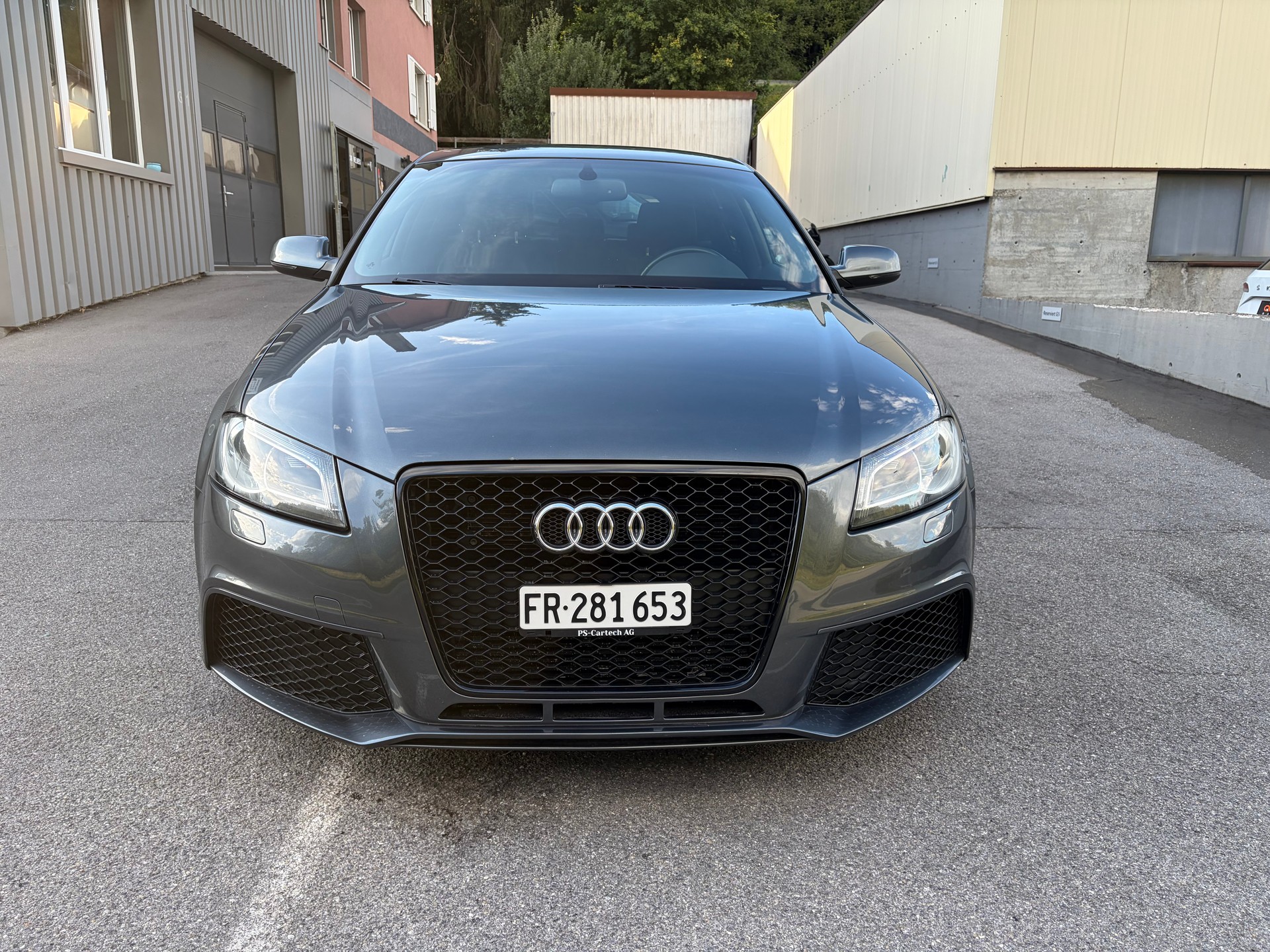 AUDI 2.5 T FSI quattro S-Tronic-image-1