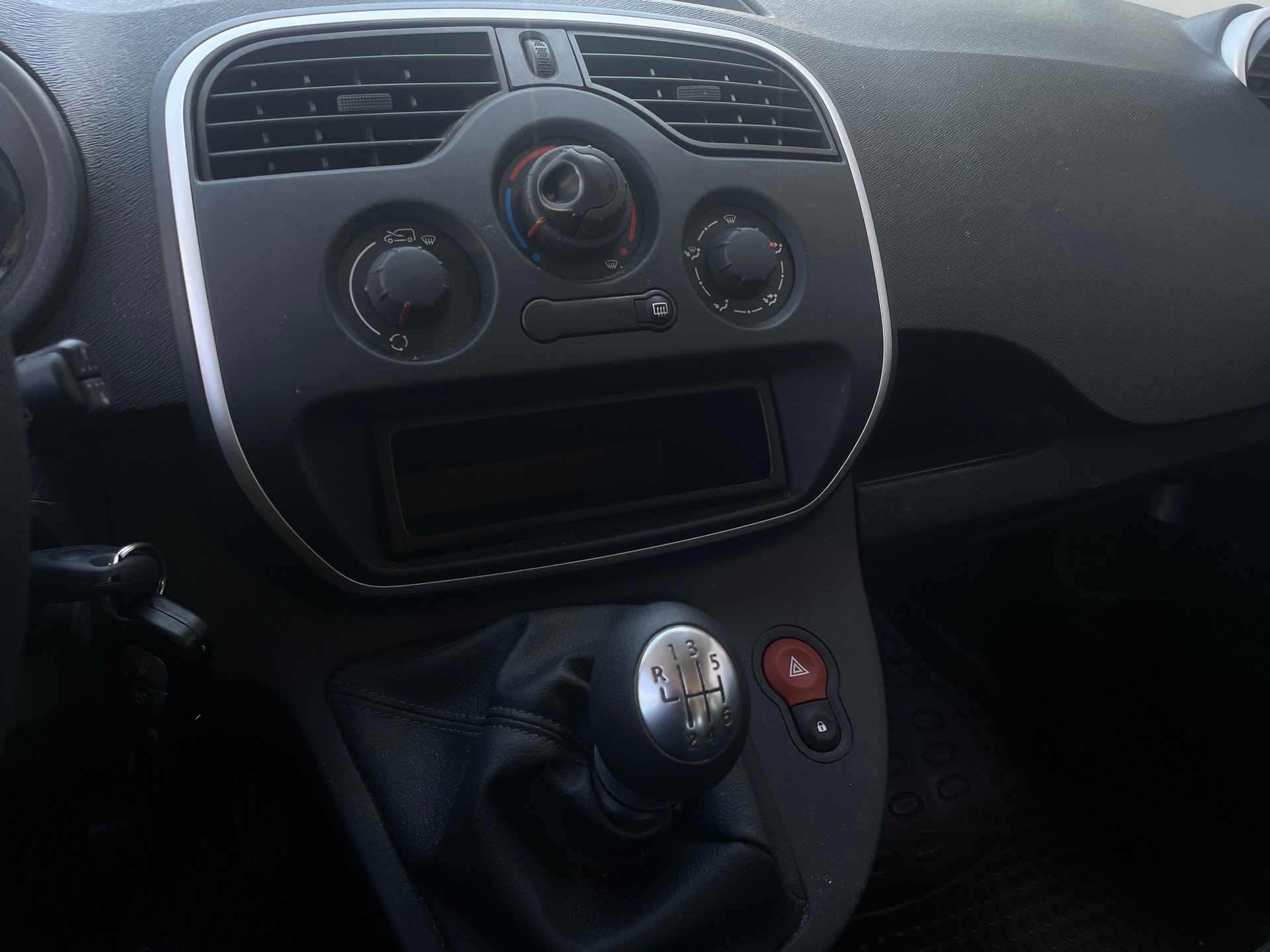 RENAULT Kangoo 1.2 16V Turbo Authentique-image-7