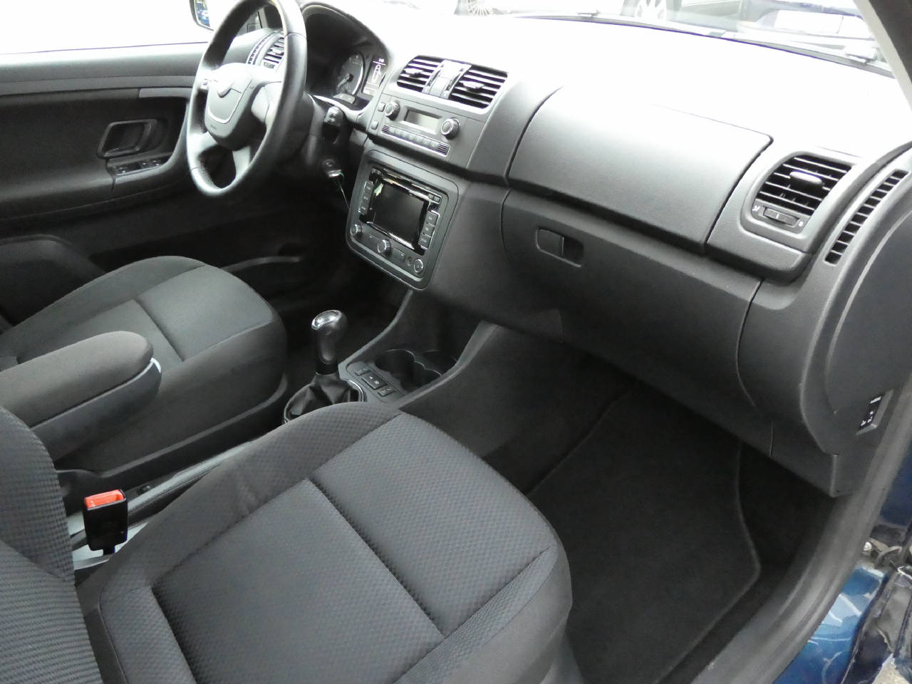 SKODA Fabia Combi 1.2 TSI Elegance-image-9