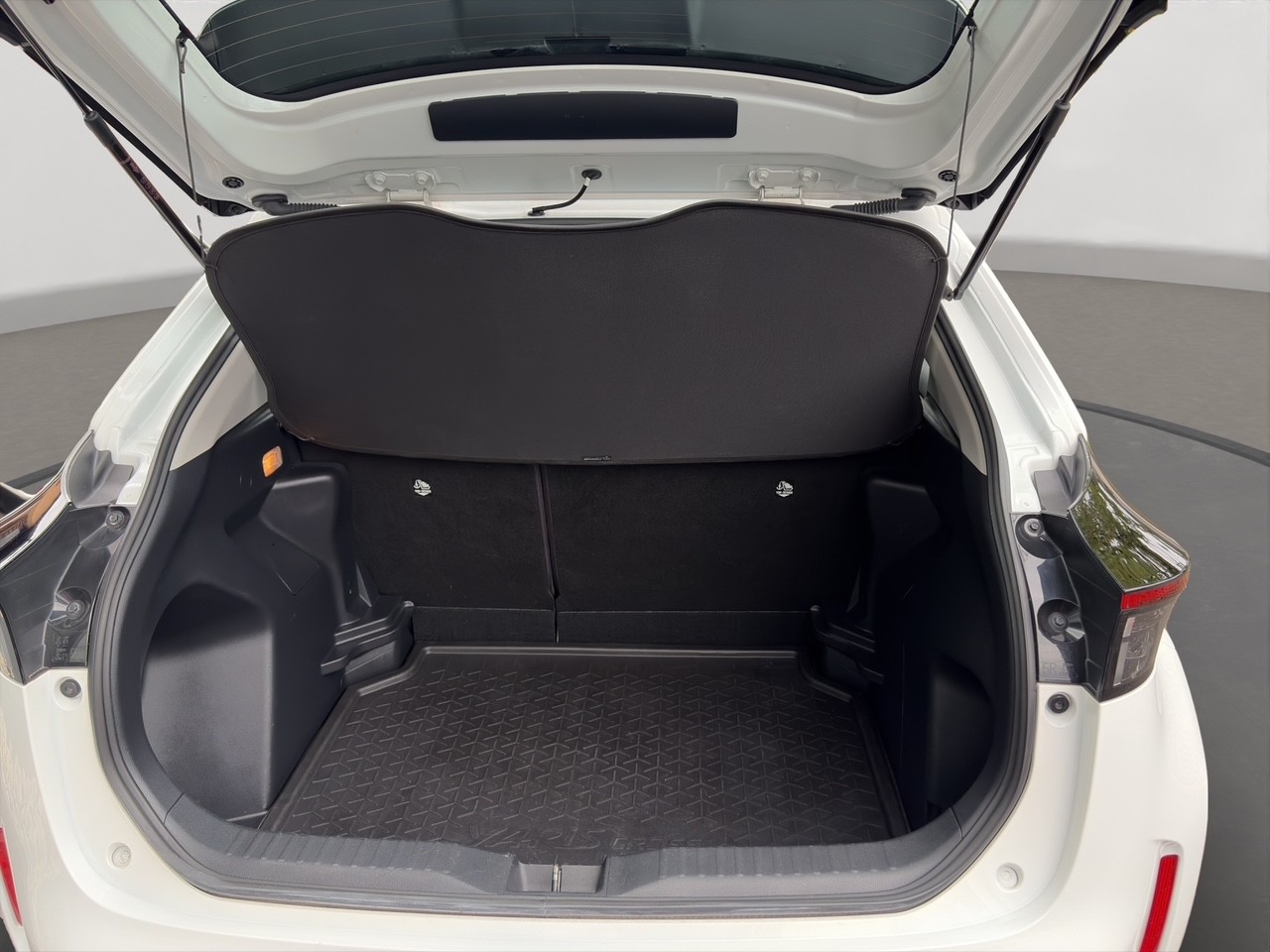 TOYOTA Yaris Cross 1.5 Comfort e-CVT Style-image-5
