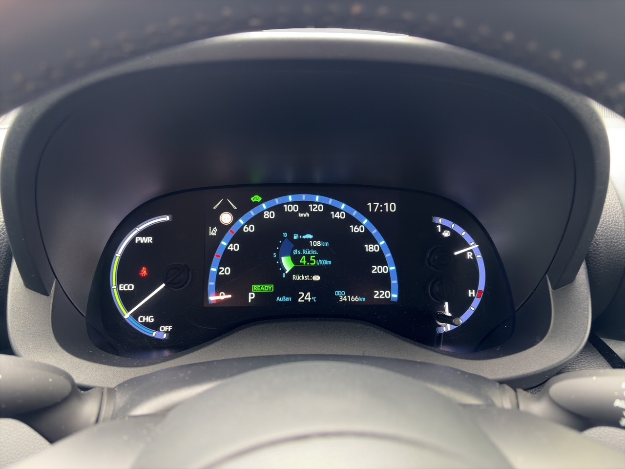 TOYOTA Yaris Cross 1.5 Comfort e-CVT Style-image-11