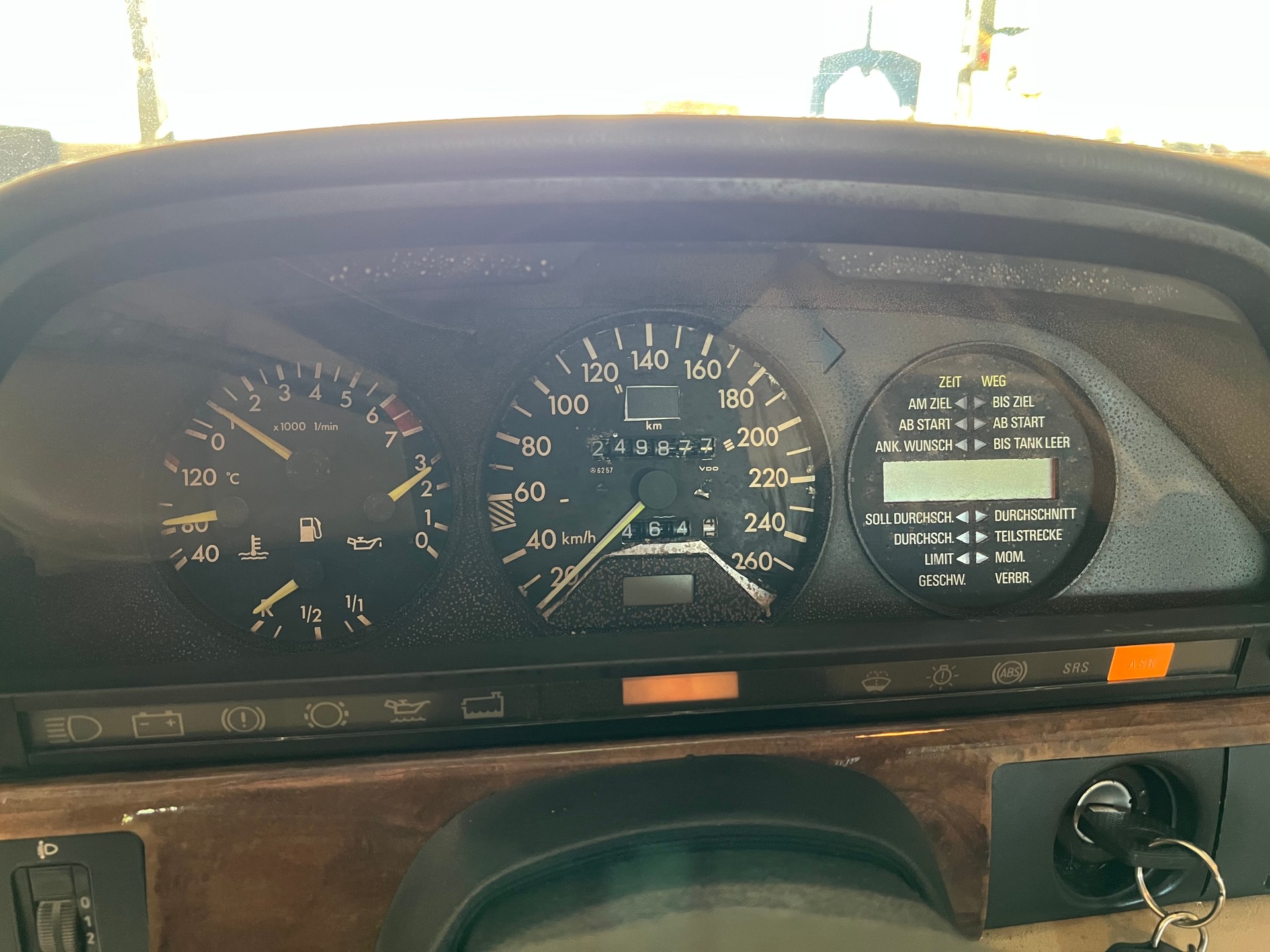 MERCEDES-BENZ 560 SEC Automatic-image-6