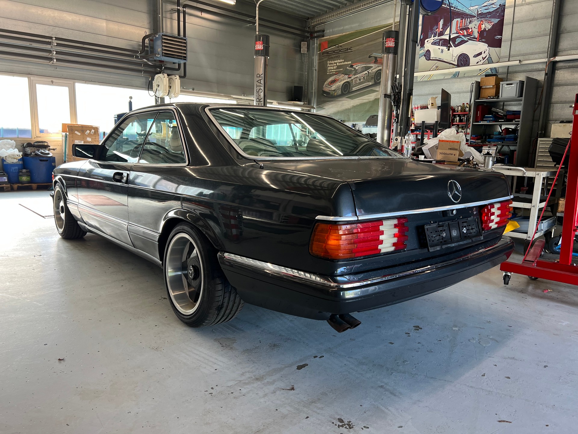MERCEDES-BENZ 560 SEC Automatic-image-2