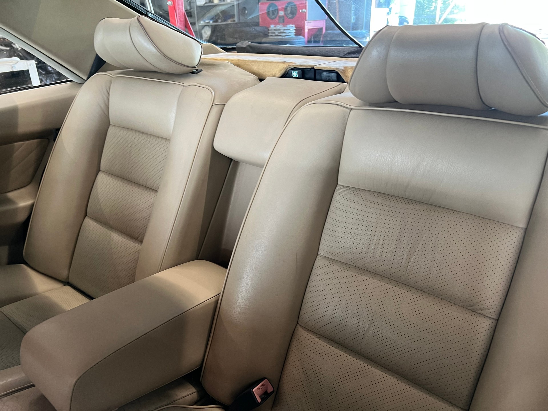 MERCEDES-BENZ 560 SEC Automatic-image-7