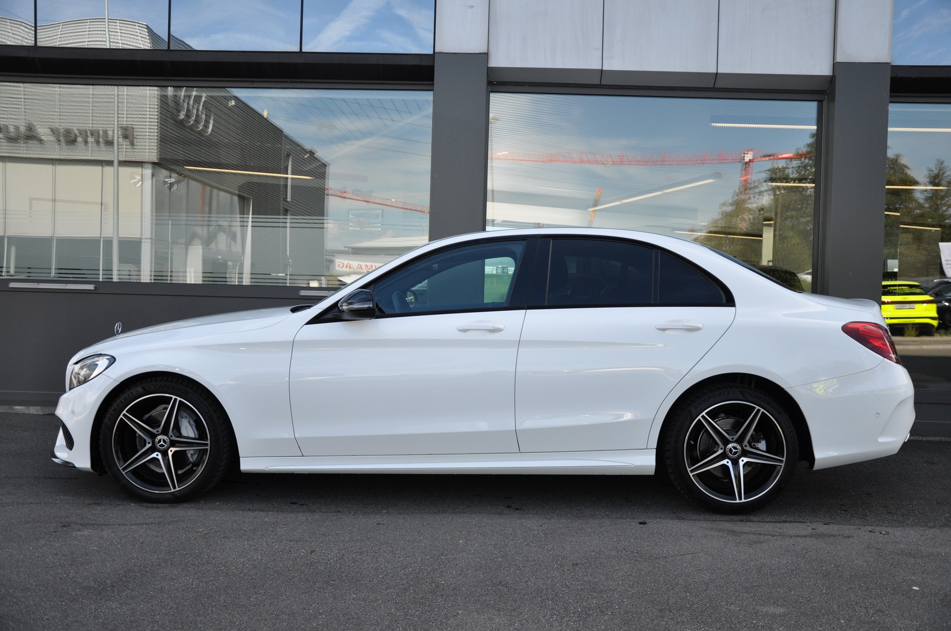 MERCEDES-BENZ C 200 AMG Line 4Matic 9G-Tronic-image-2
