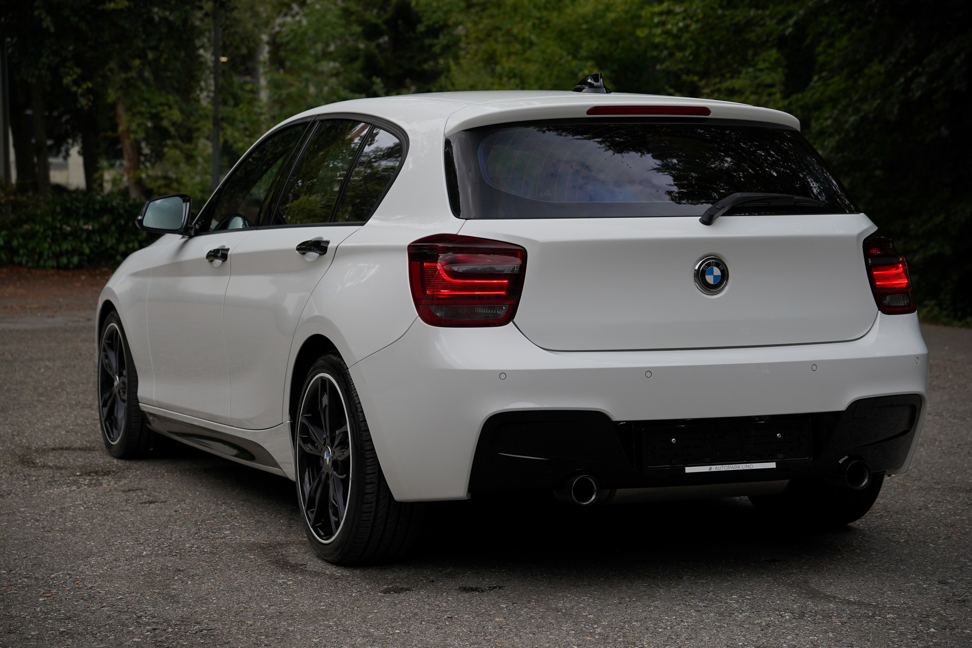 BMW M135i xDrive Steptronic-image-4