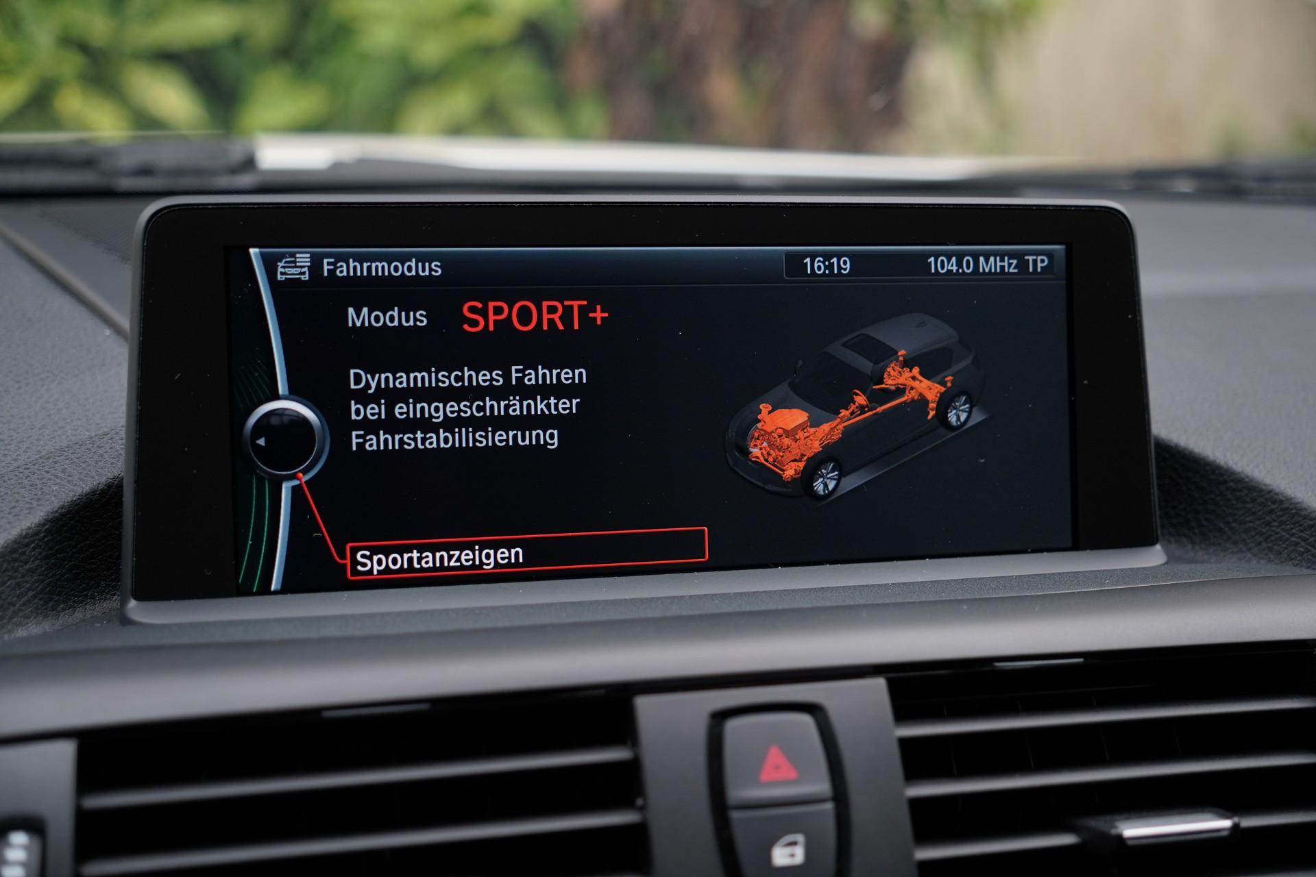 BMW M135i xDrive Steptronic-image-28