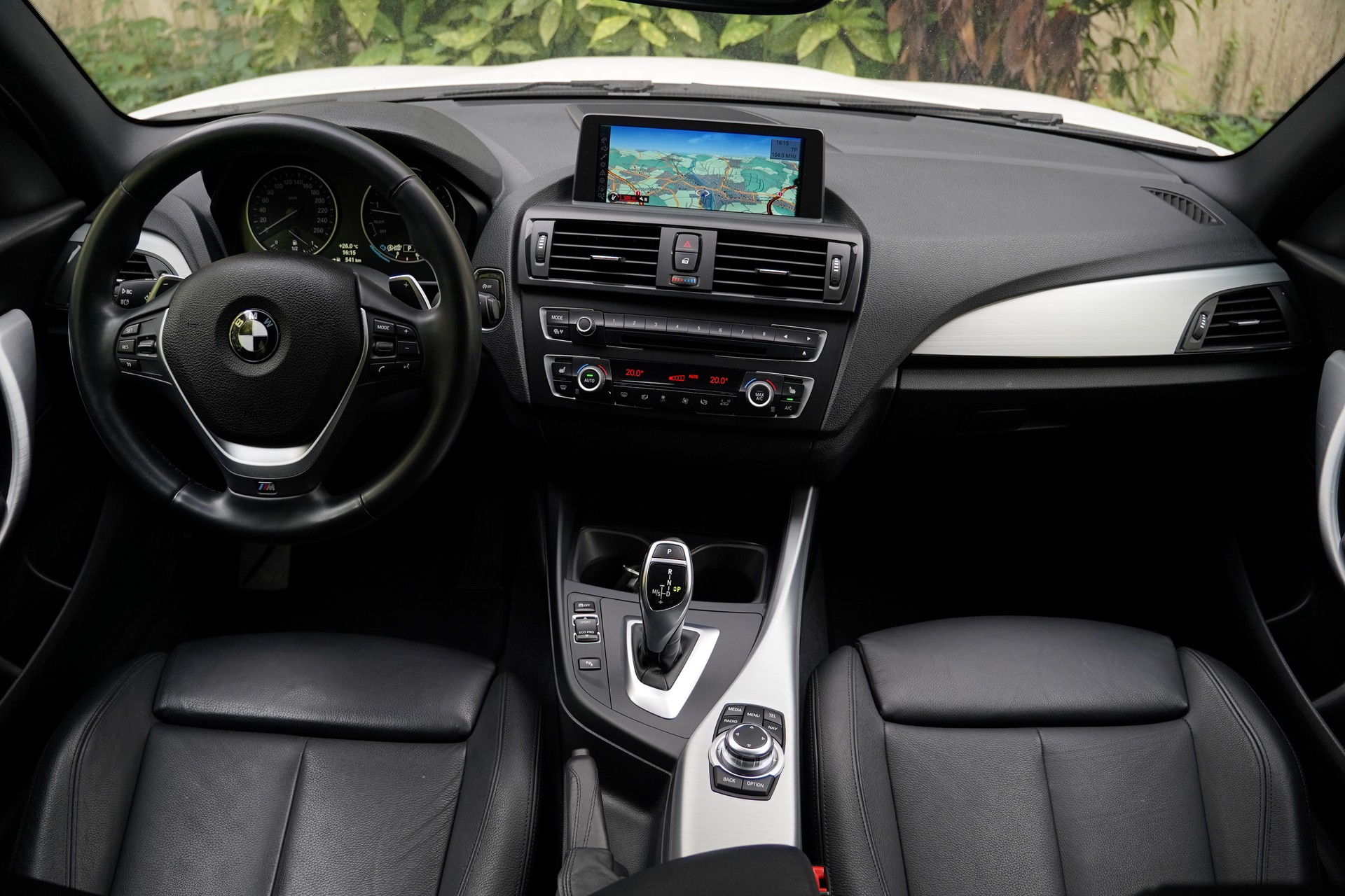 BMW M135i xDrive Steptronic-image-17