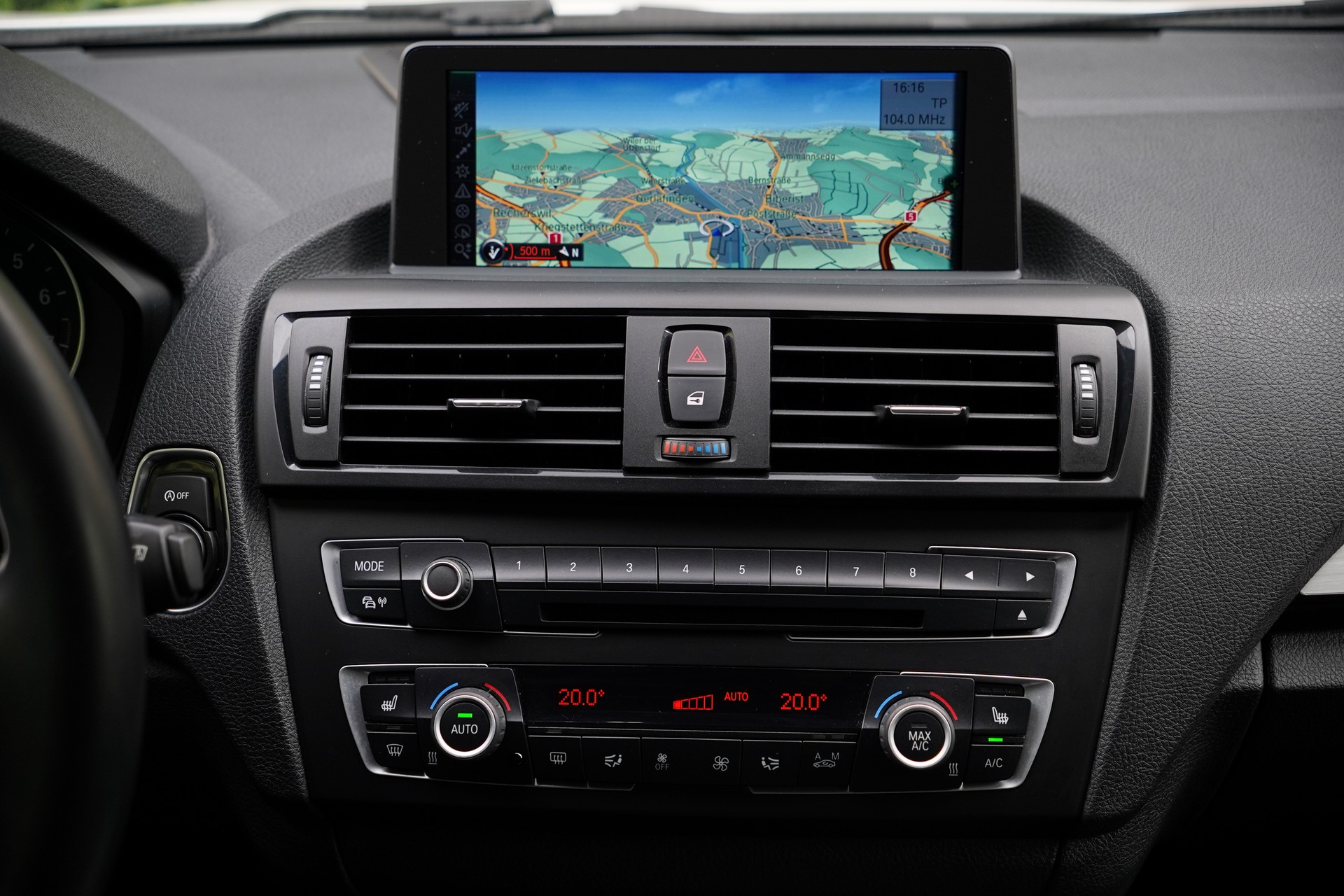 BMW M135i xDrive Steptronic-image-25