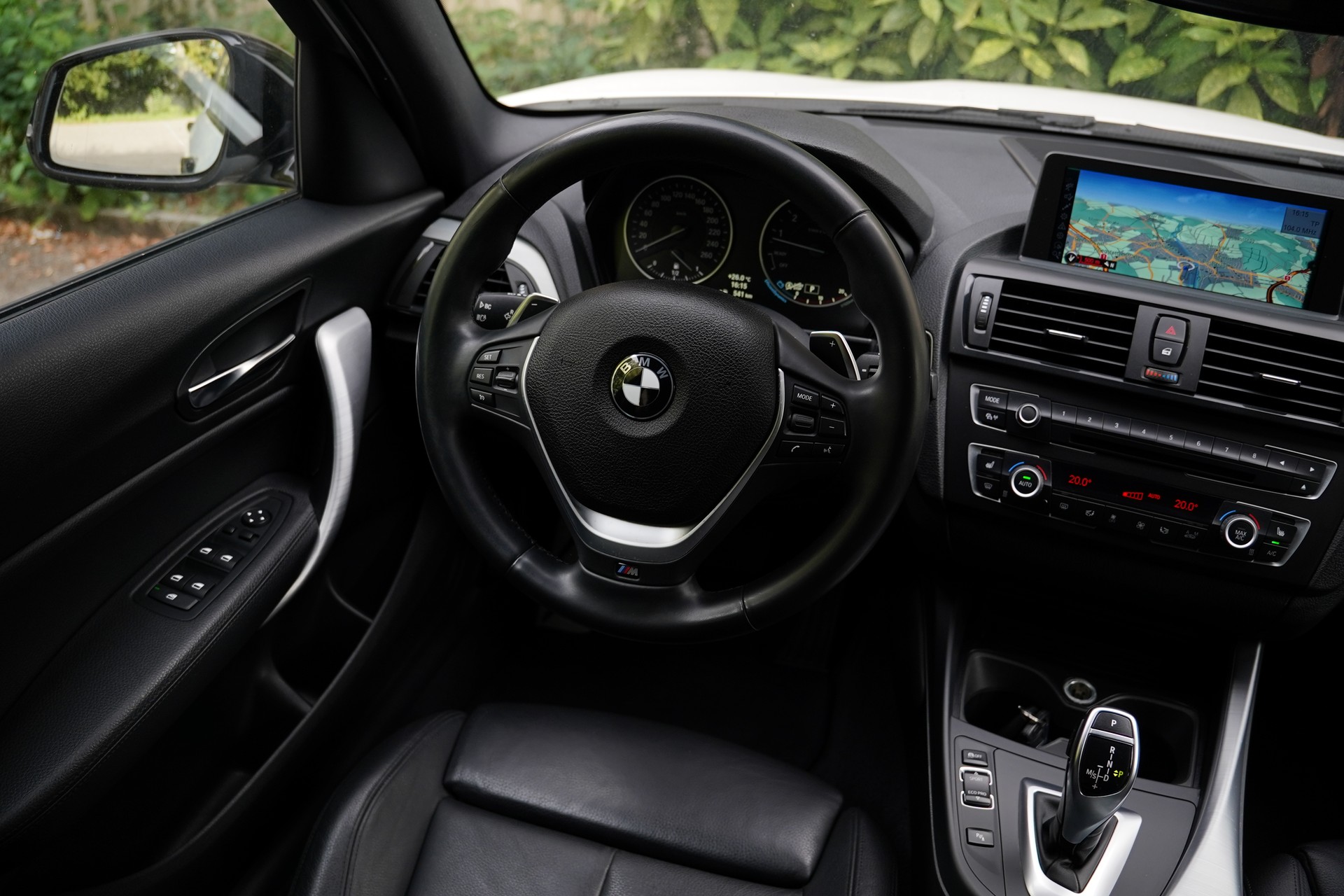 BMW M135i xDrive Steptronic-image-22