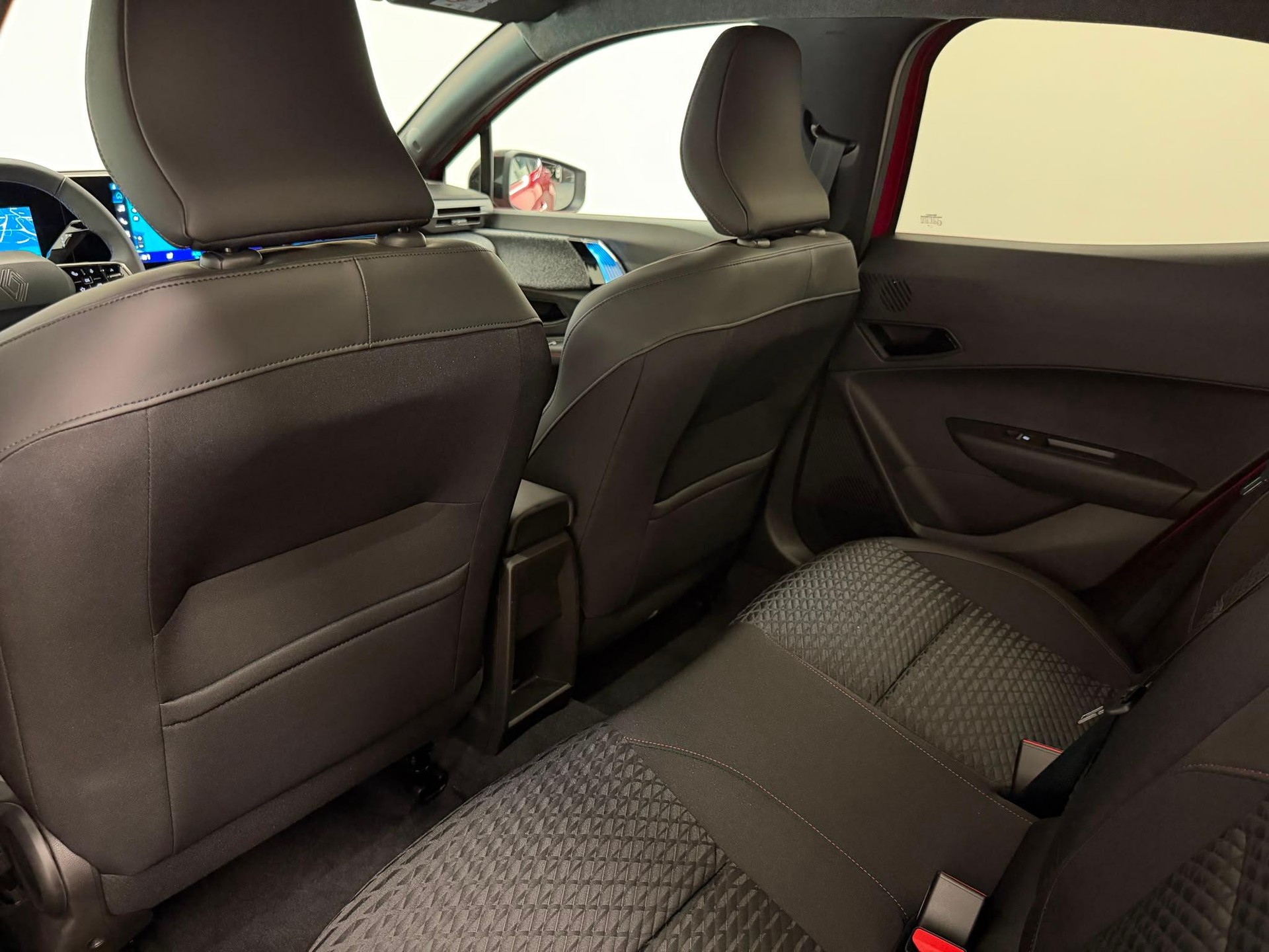RENAULT Clio 1.8 E-Tech techno-image-11