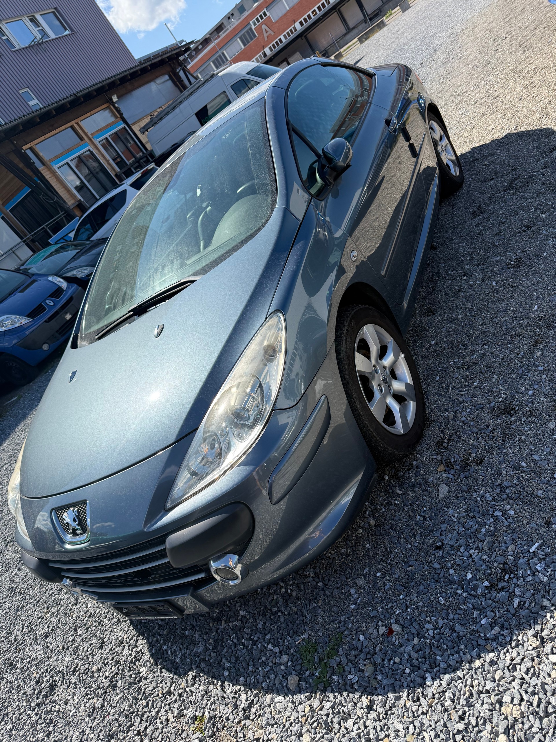 PEUGEOT 307 CC 2.0 16V Platinum Edition-image-1