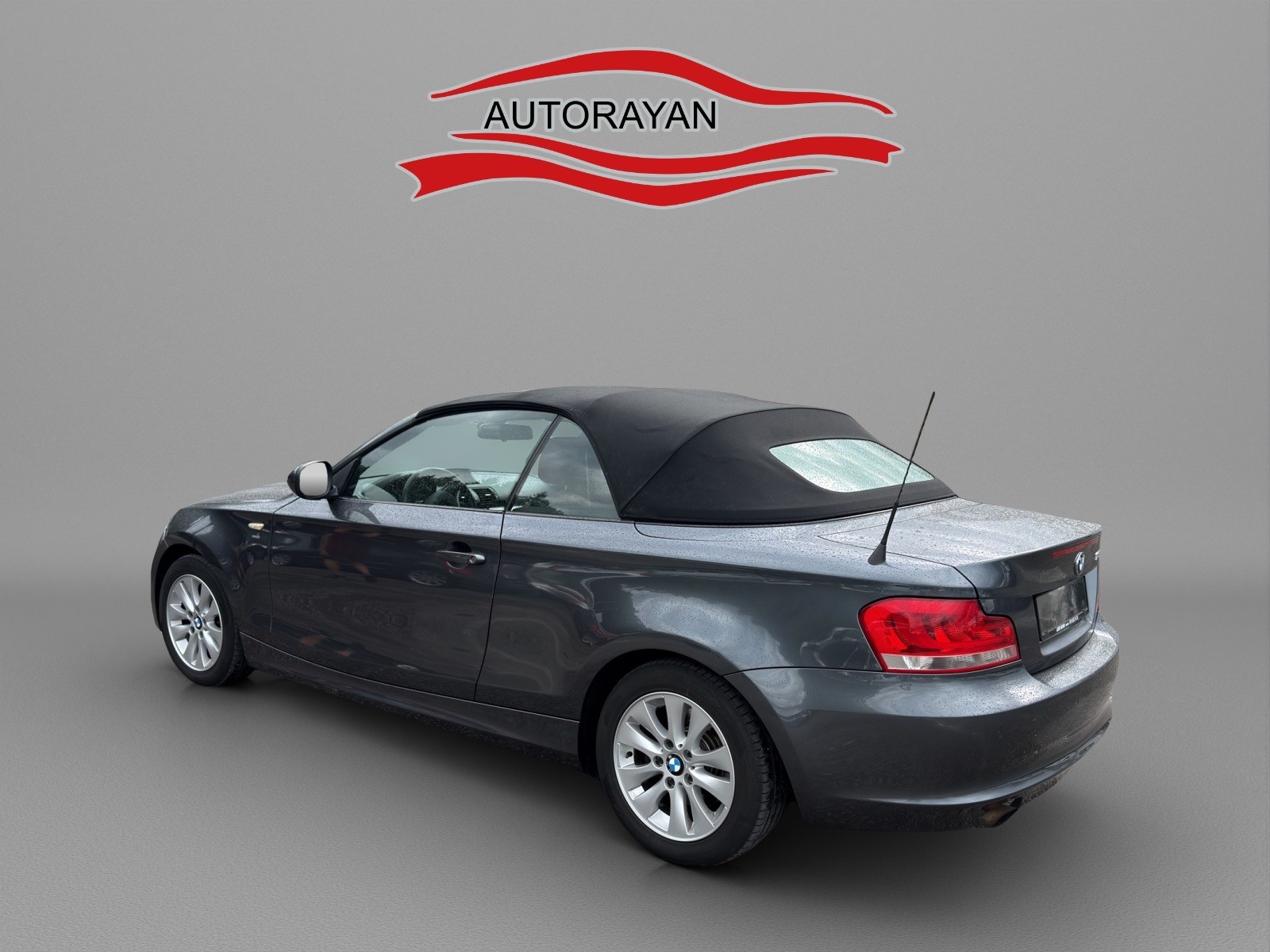 BMW 118i Cabrio-image-5