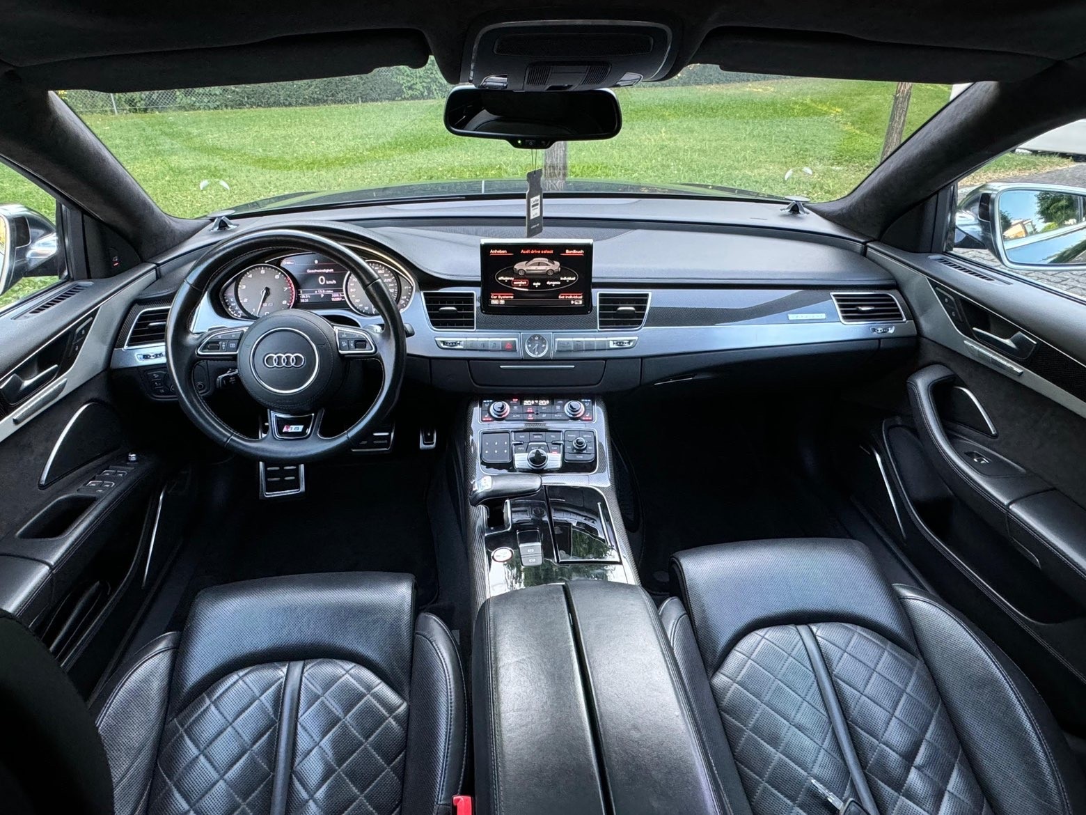 AUDI S8 4.0 TFSI V8 quattro tiptronic-image-9
