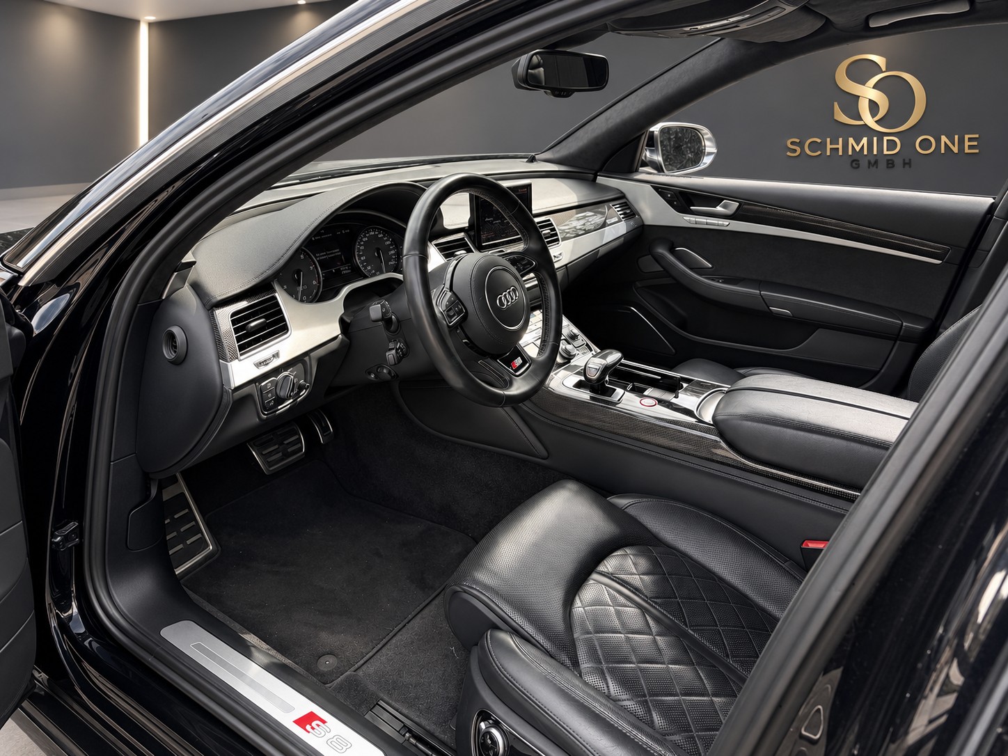 AUDI S8 4.0 TFSI V8 quattro tiptronic-image-8