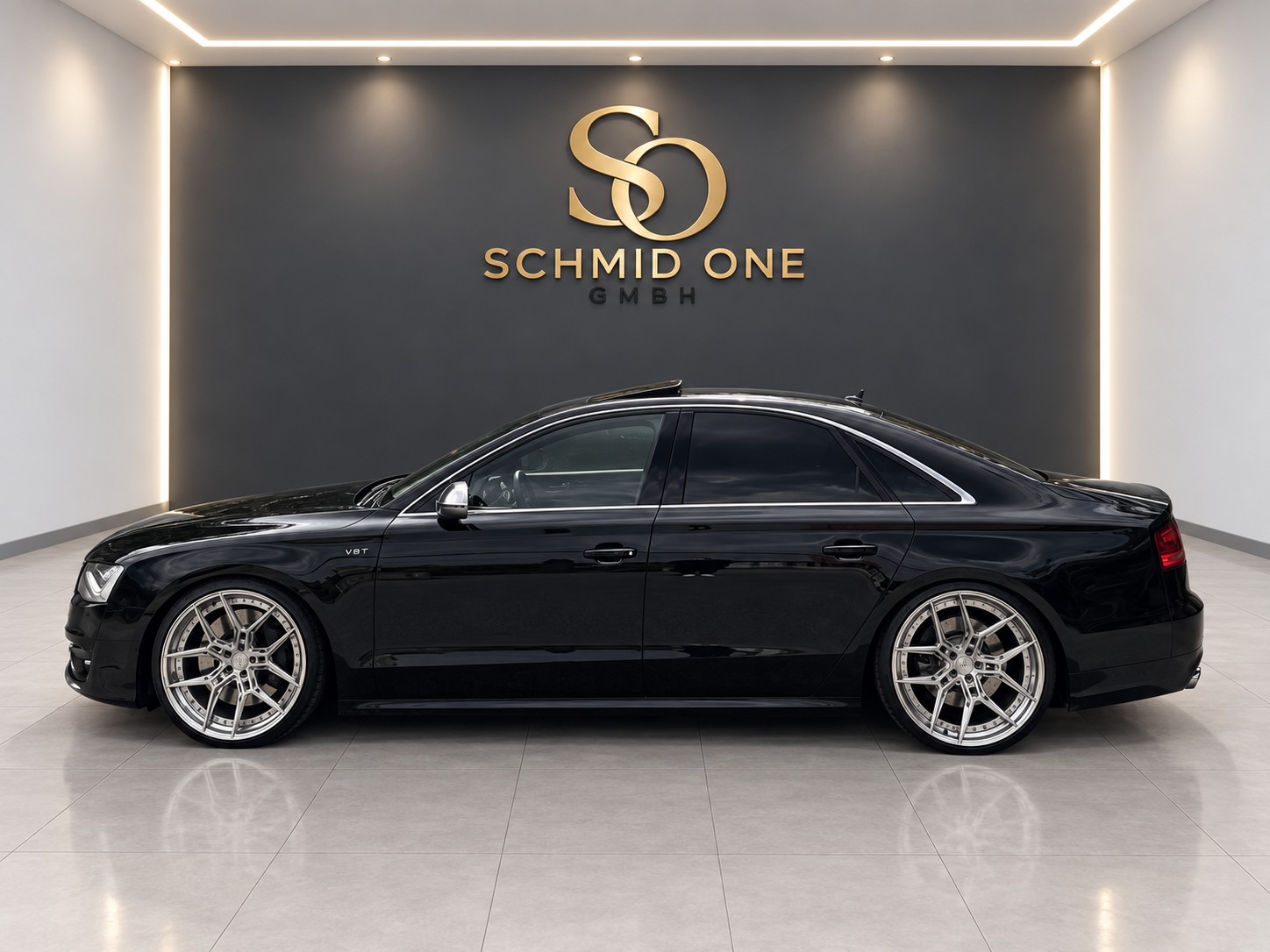 AUDI S8 4.0 TFSI V8 quattro tiptronic-showroom-element-1