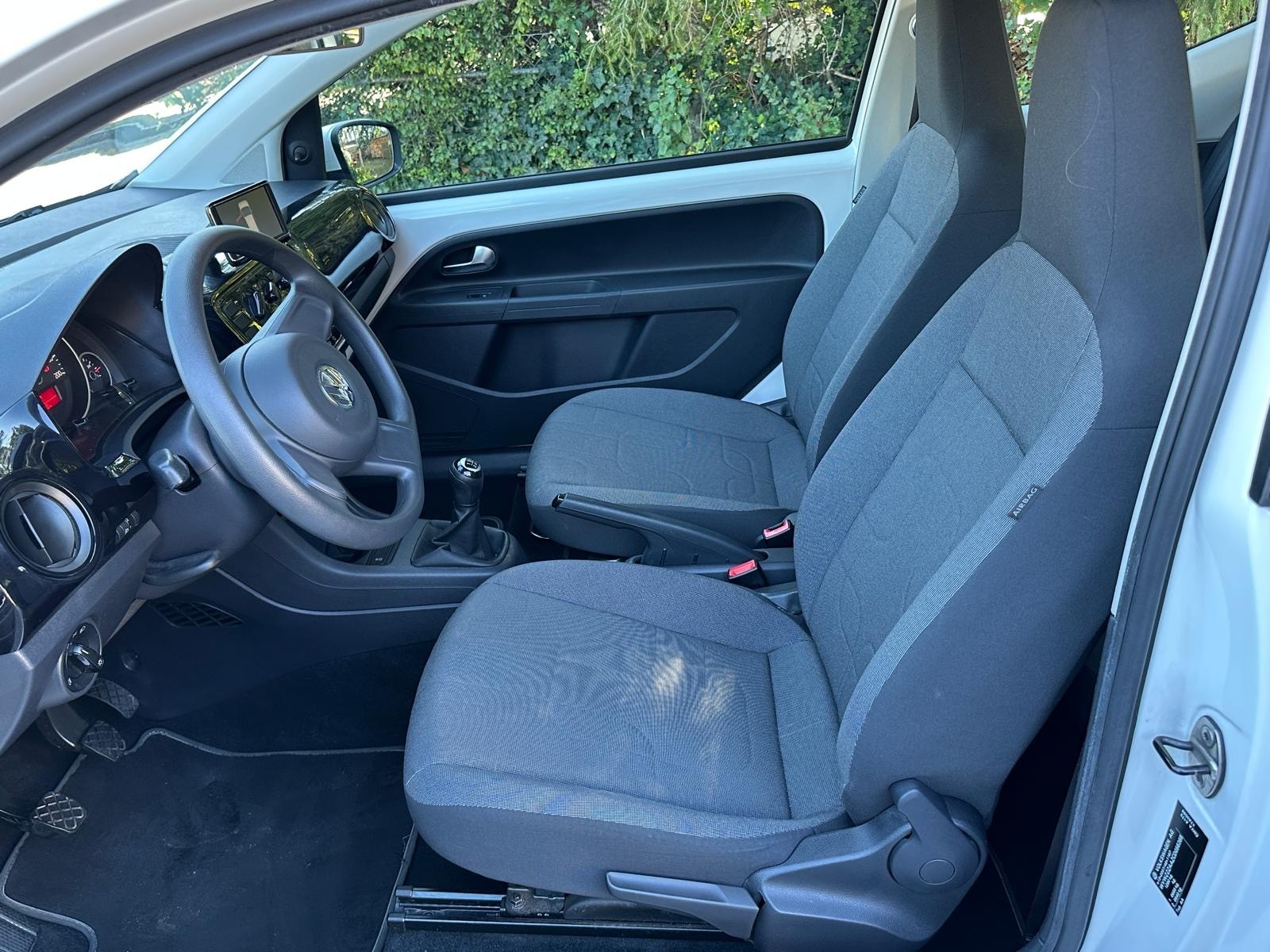 VW Up 1.0 high up-image-5