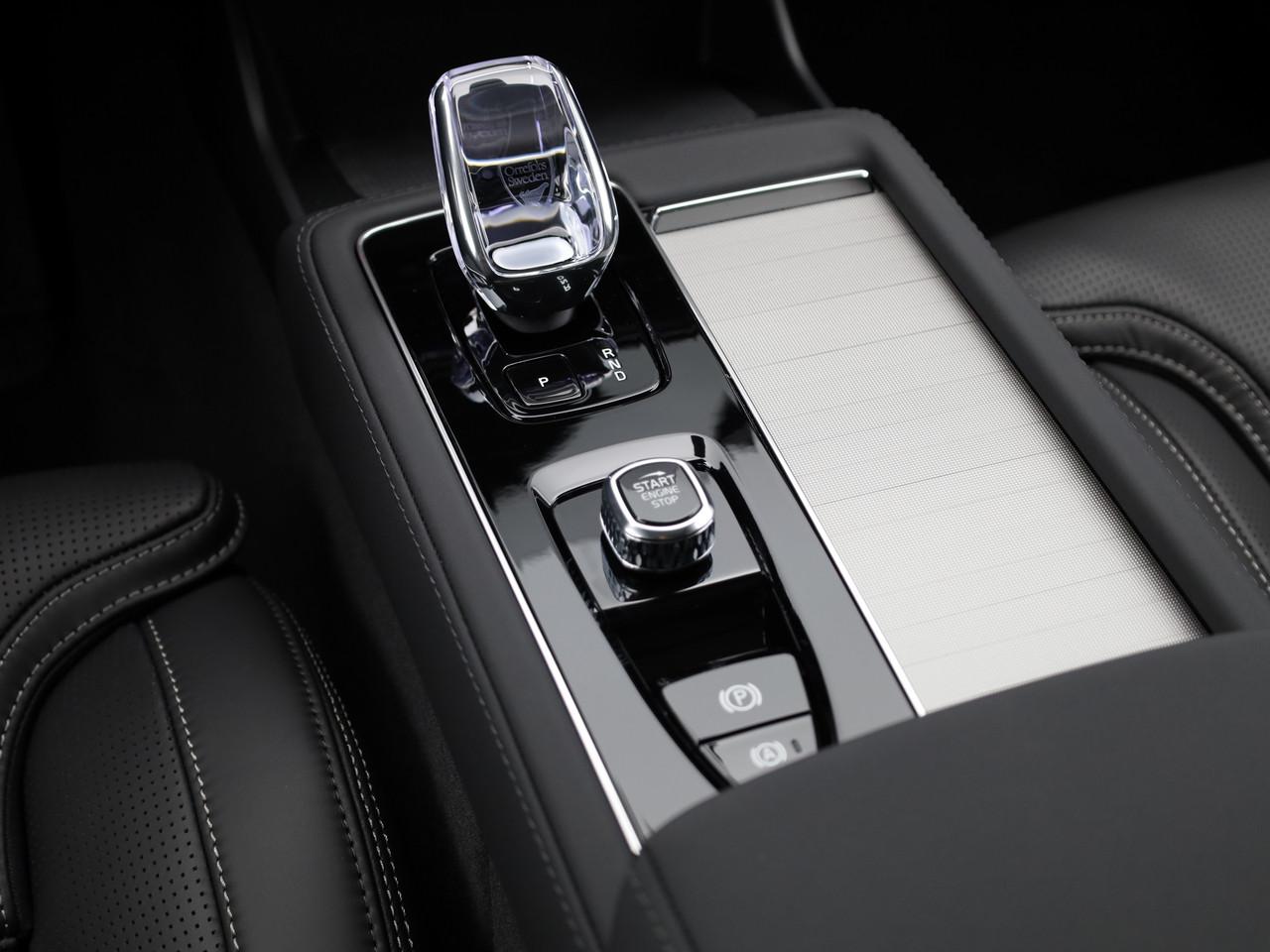 VOLVO XC90 2.0 T8 TE Black Edition eAWD-image-18