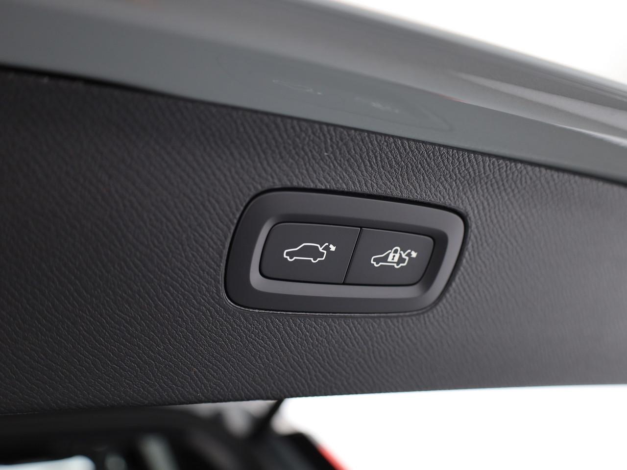 VOLVO XC90 2.0 T8 TE Black Edition eAWD-image-15