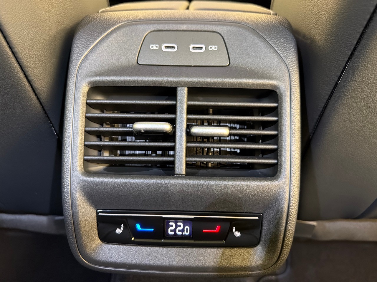 VW Passat 1.5TSI PHEV R-Line-image-10