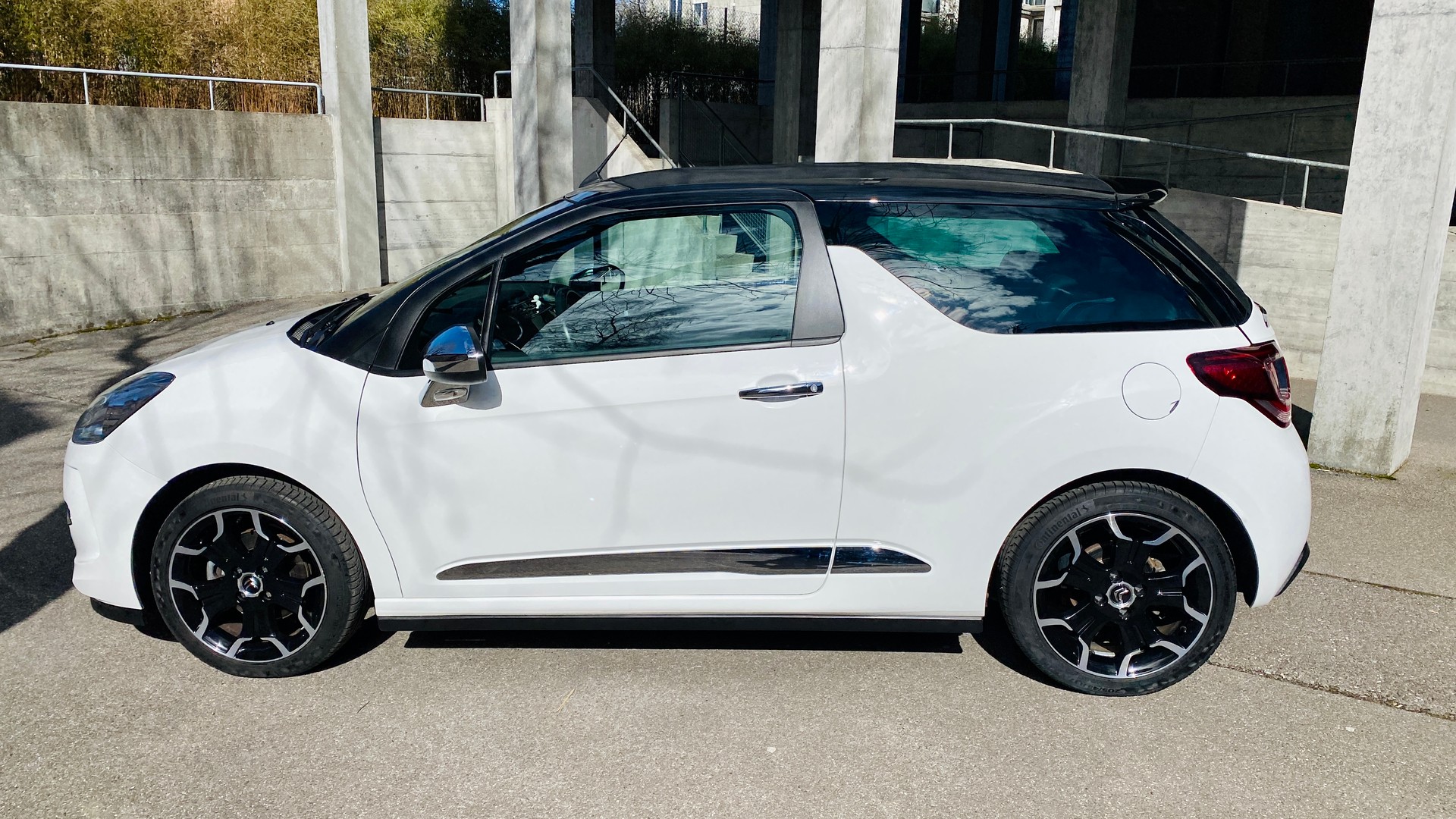 DS AUTOMOBILES 1.6 THP Sport Chic-image-1
