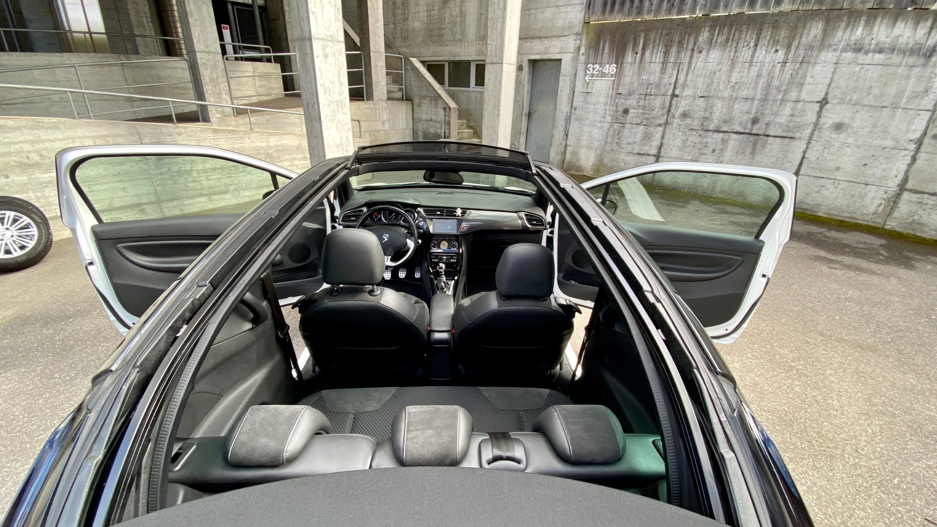 DS AUTOMOBILES 1.6 THP Sport Chic-image-4