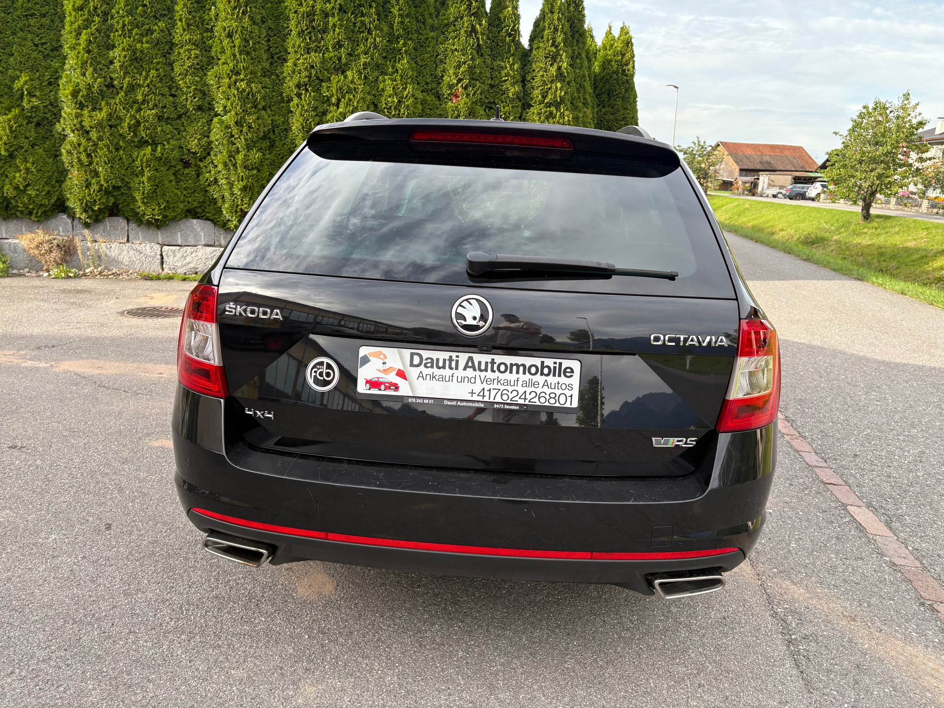 SKODA Octavia Combi 2.0 TDI RS 4x4 DSG-image-4