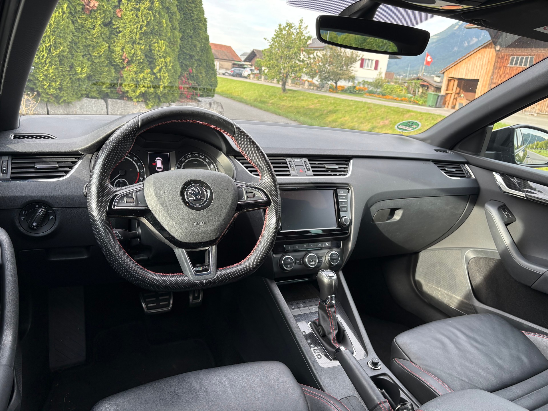 SKODA Octavia Combi 2.0 TDI RS 4x4 DSG-image-6